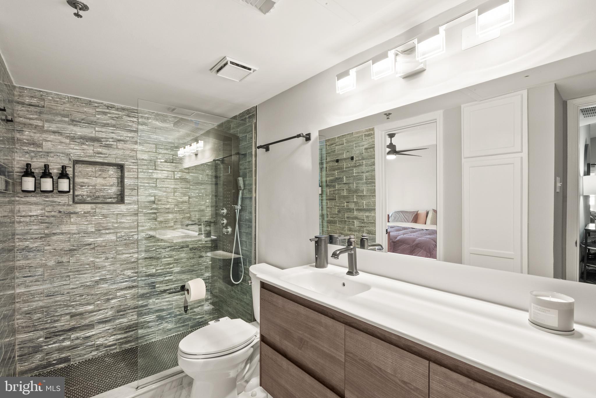 FOUNTAINS AT MCLEAN - Residential