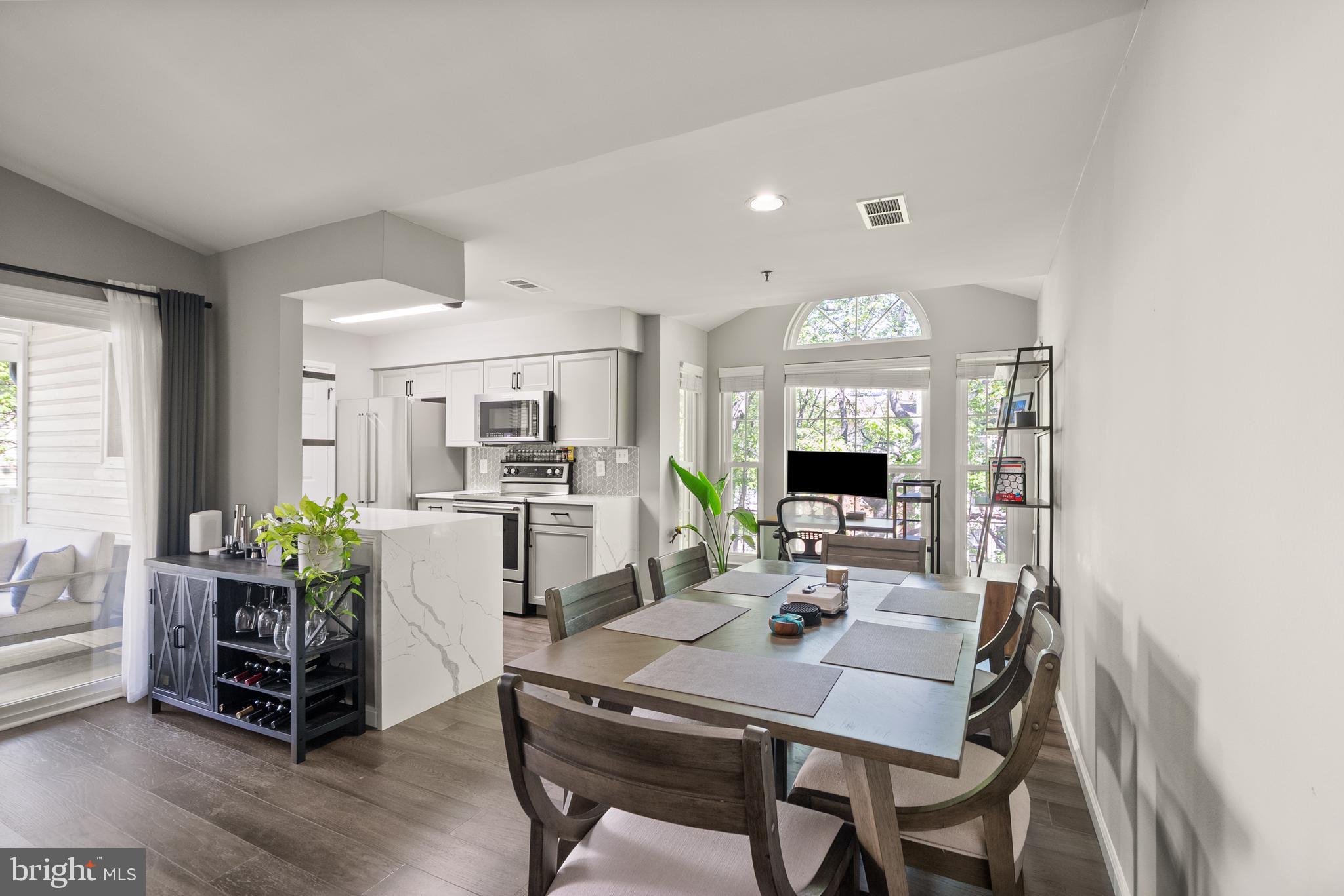 FOUNTAINS AT MCLEAN - Residential