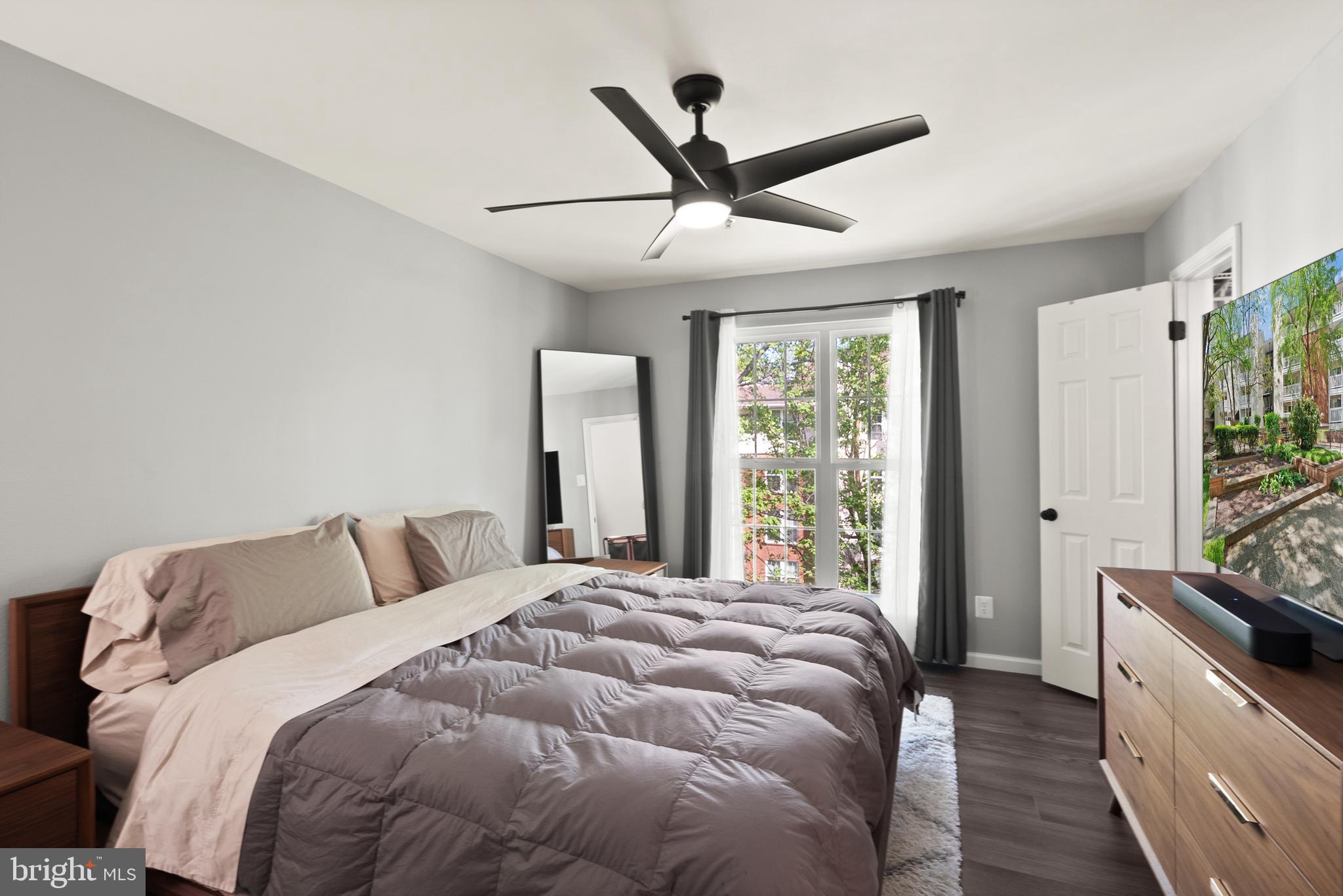 FOUNTAINS AT MCLEAN - Residential