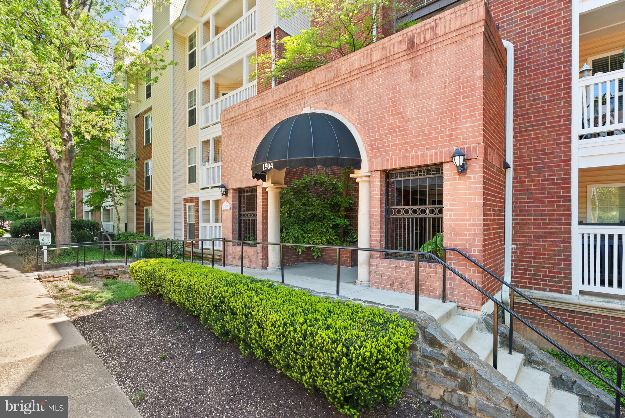 FOUNTAINS AT MCLEAN - Residential