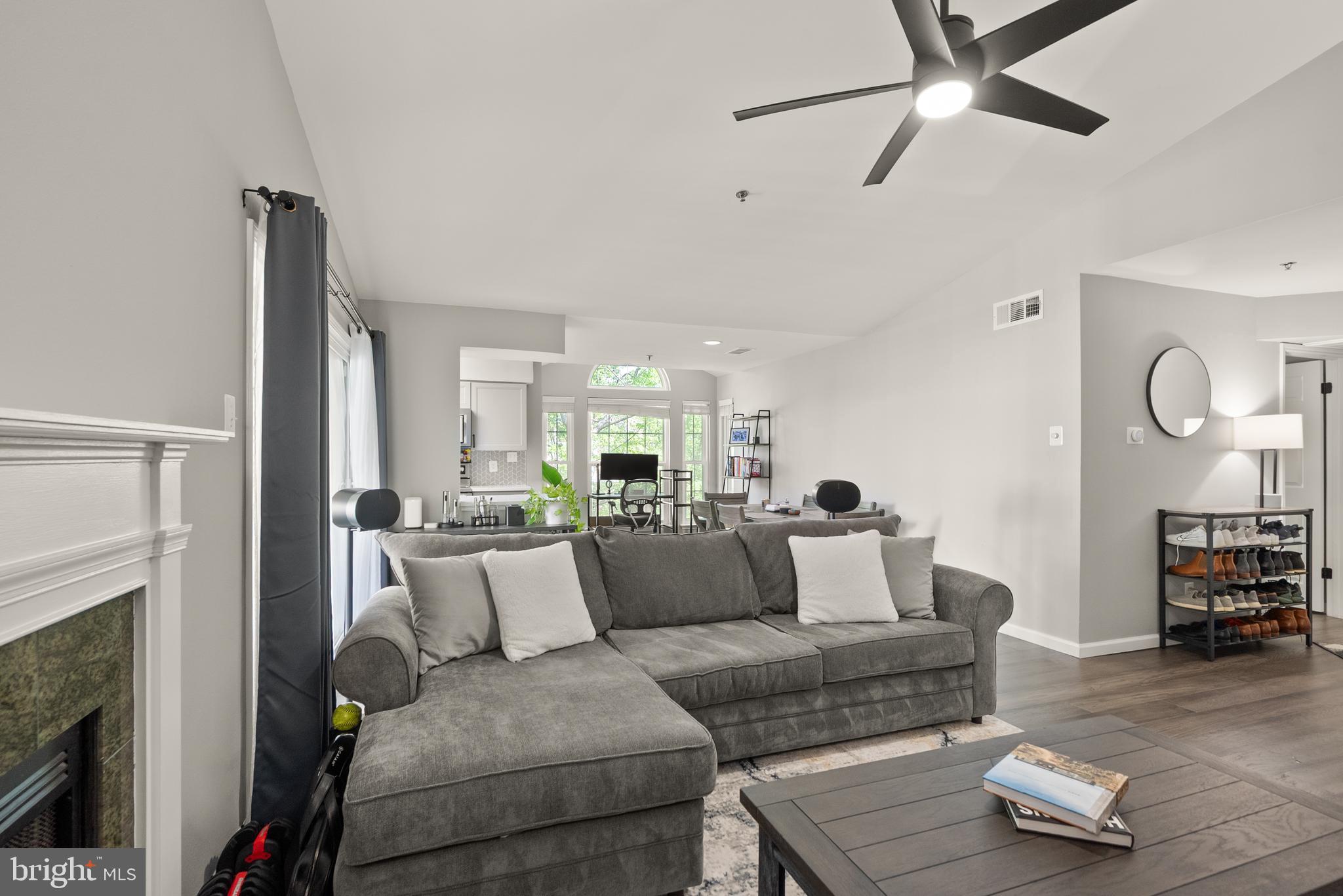 FOUNTAINS AT MCLEAN - Residential