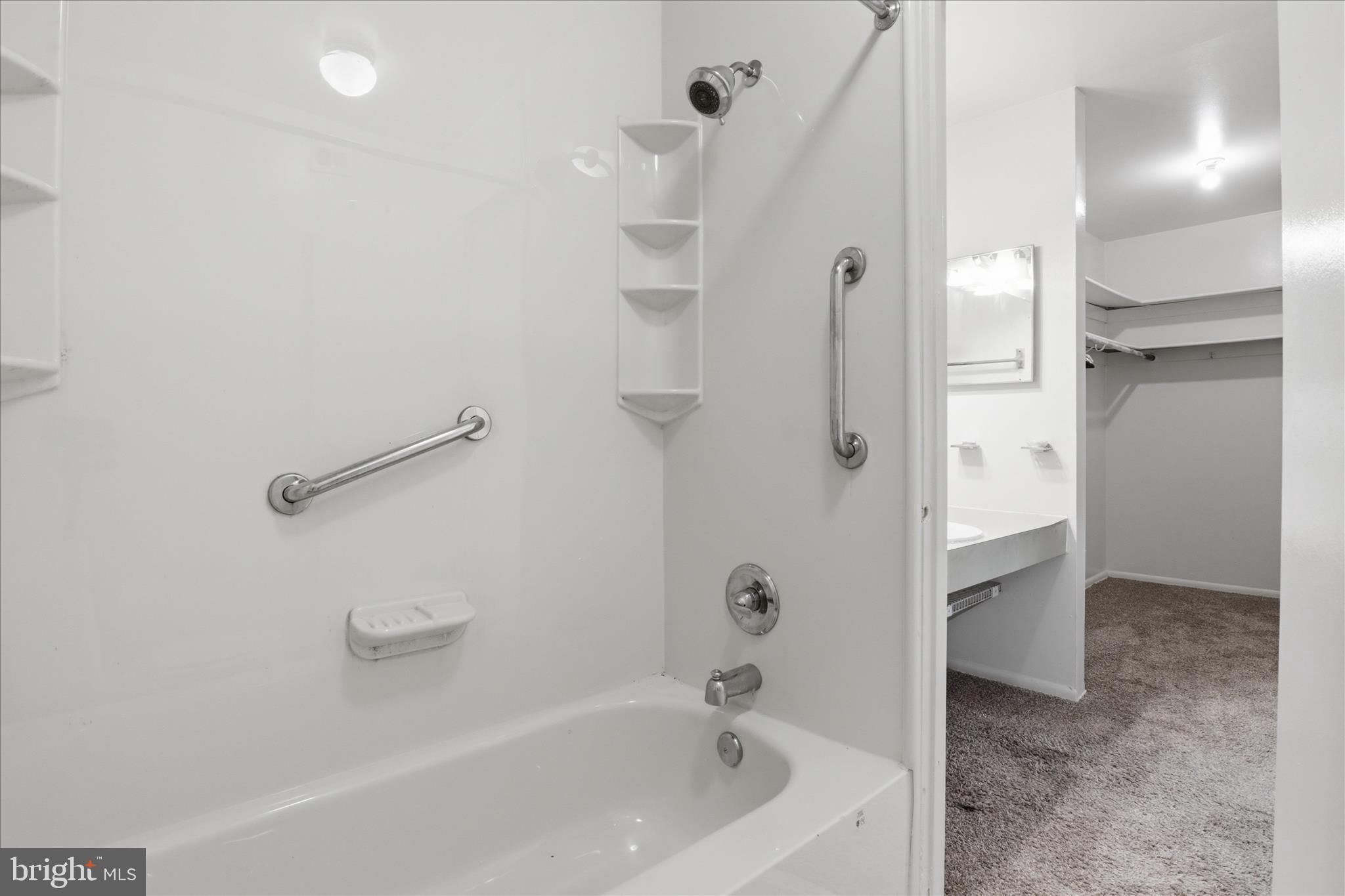PINES CONDOMINIUM - Residential