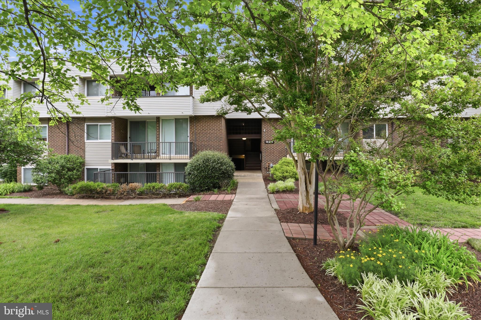 PINES CONDOMINIUM - Residential