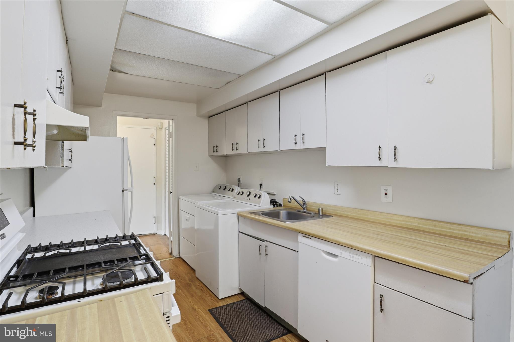 PINES CONDOMINIUM - Residential