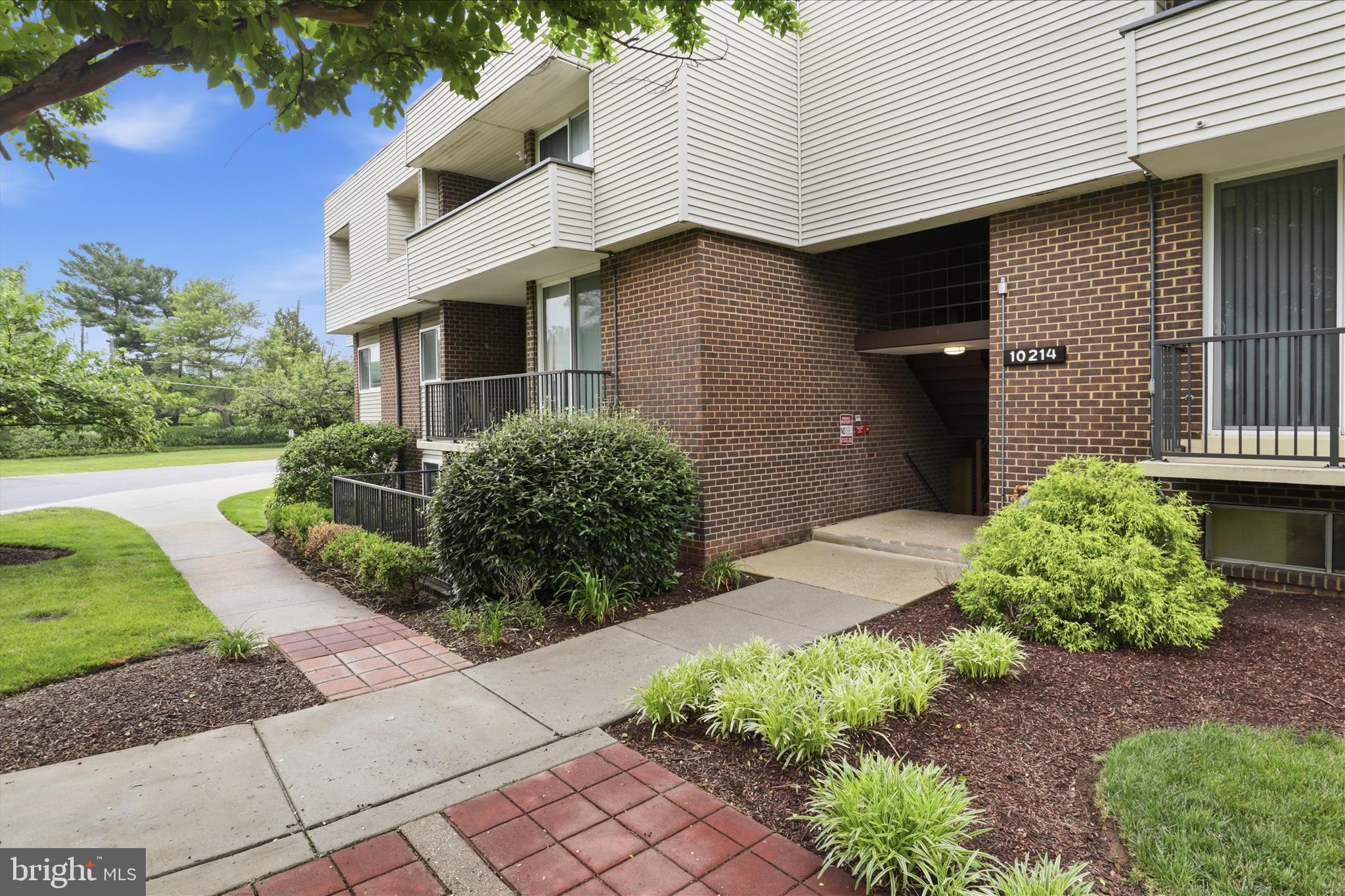 PINES CONDOMINIUM - Residential