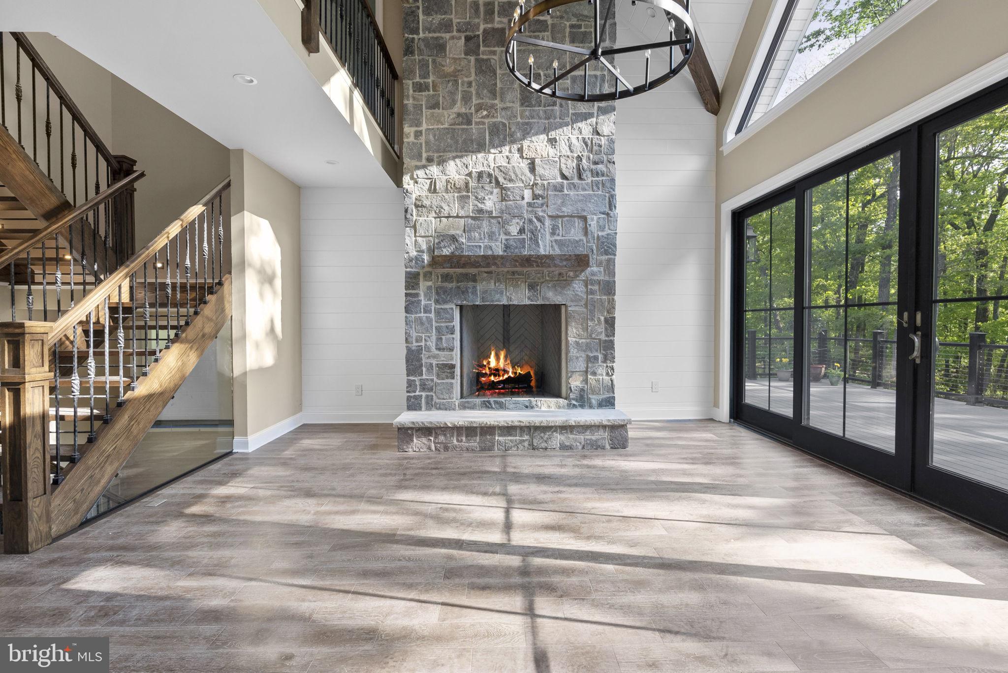 BIG BOULDER LAKE - Residential