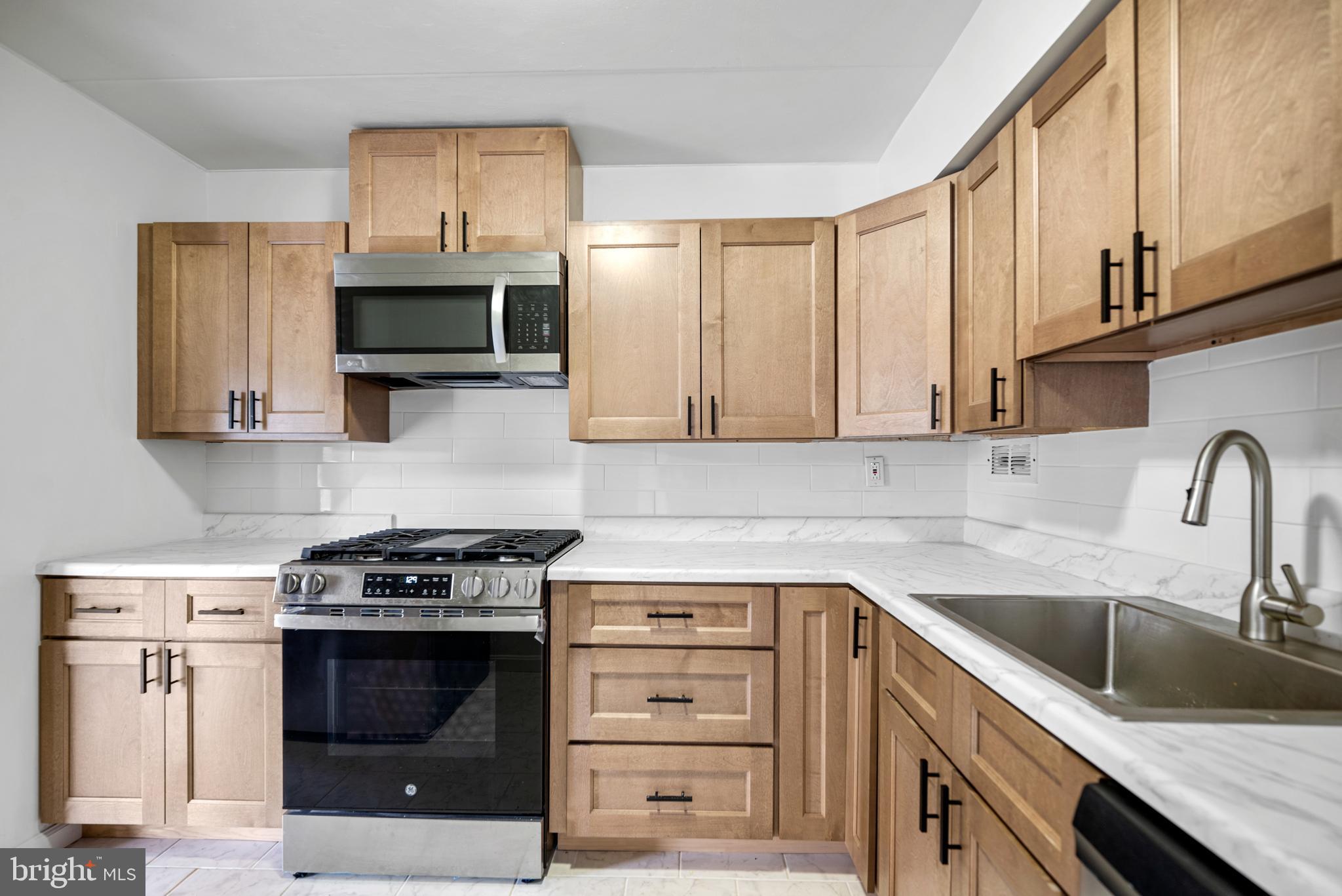 HUNTINGTON CLUB - Residential Lease