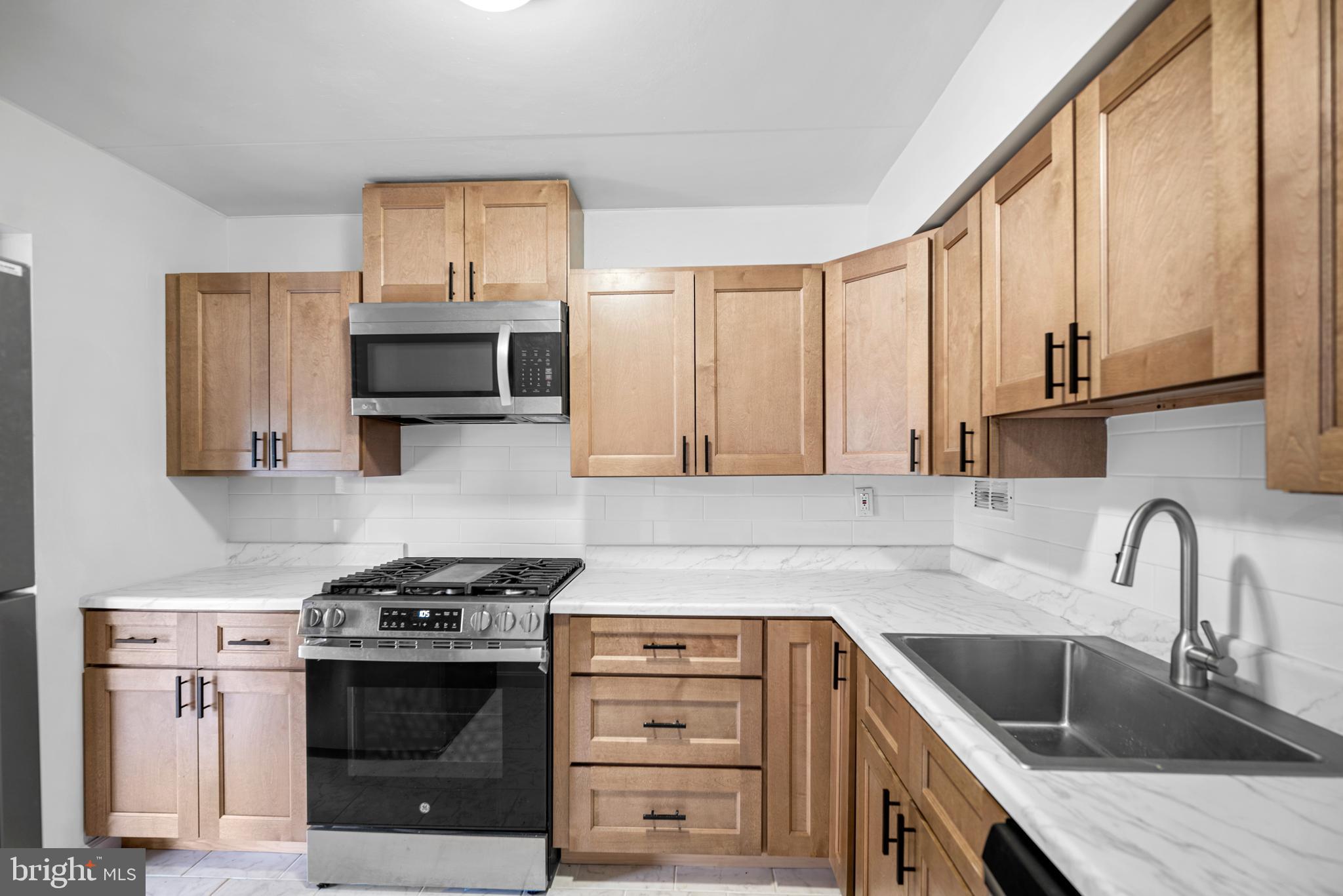 HUNTINGTON CLUB - Residential Lease