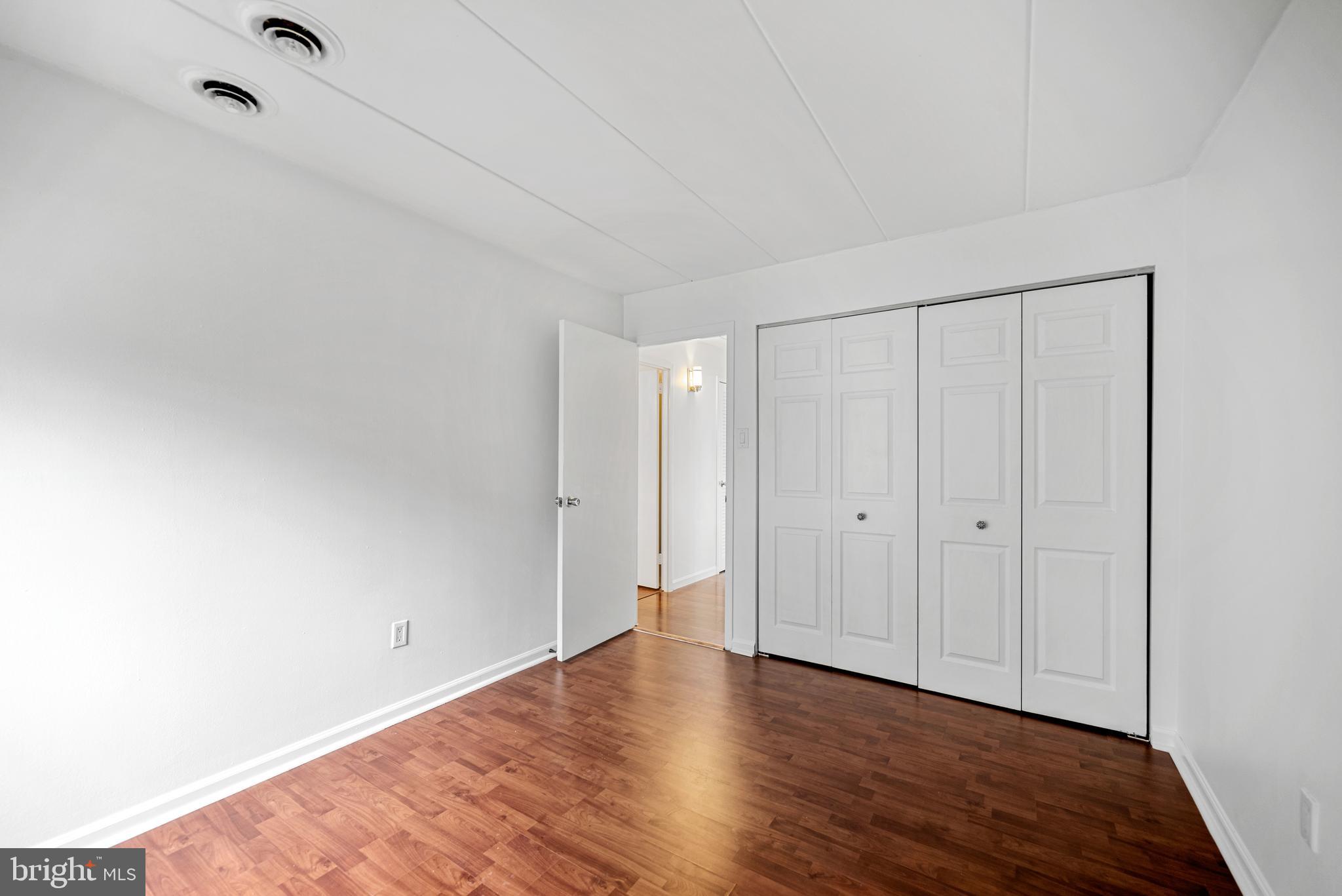 HUNTINGTON CLUB - Residential Lease