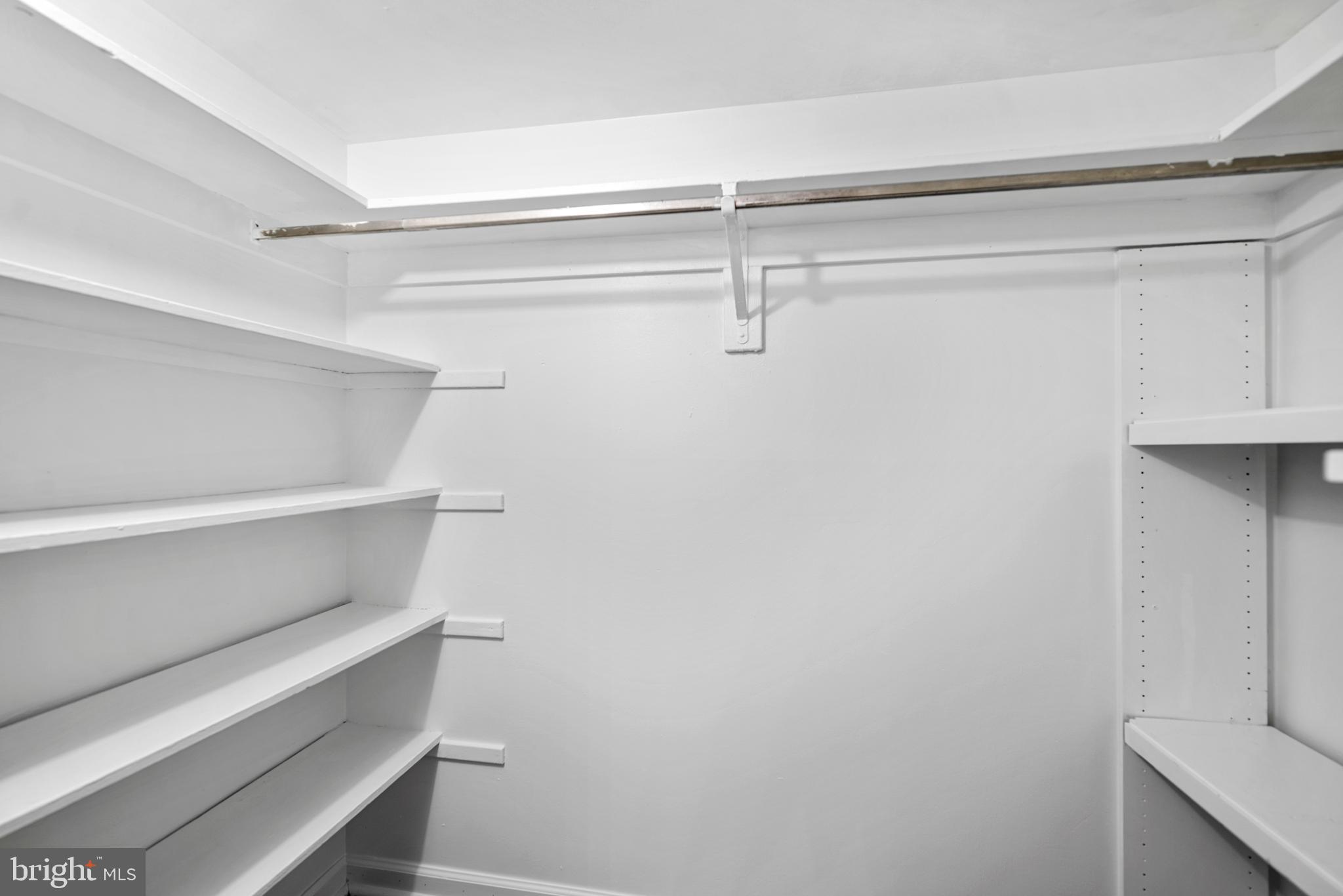 HUNTINGTON CLUB - Residential Lease