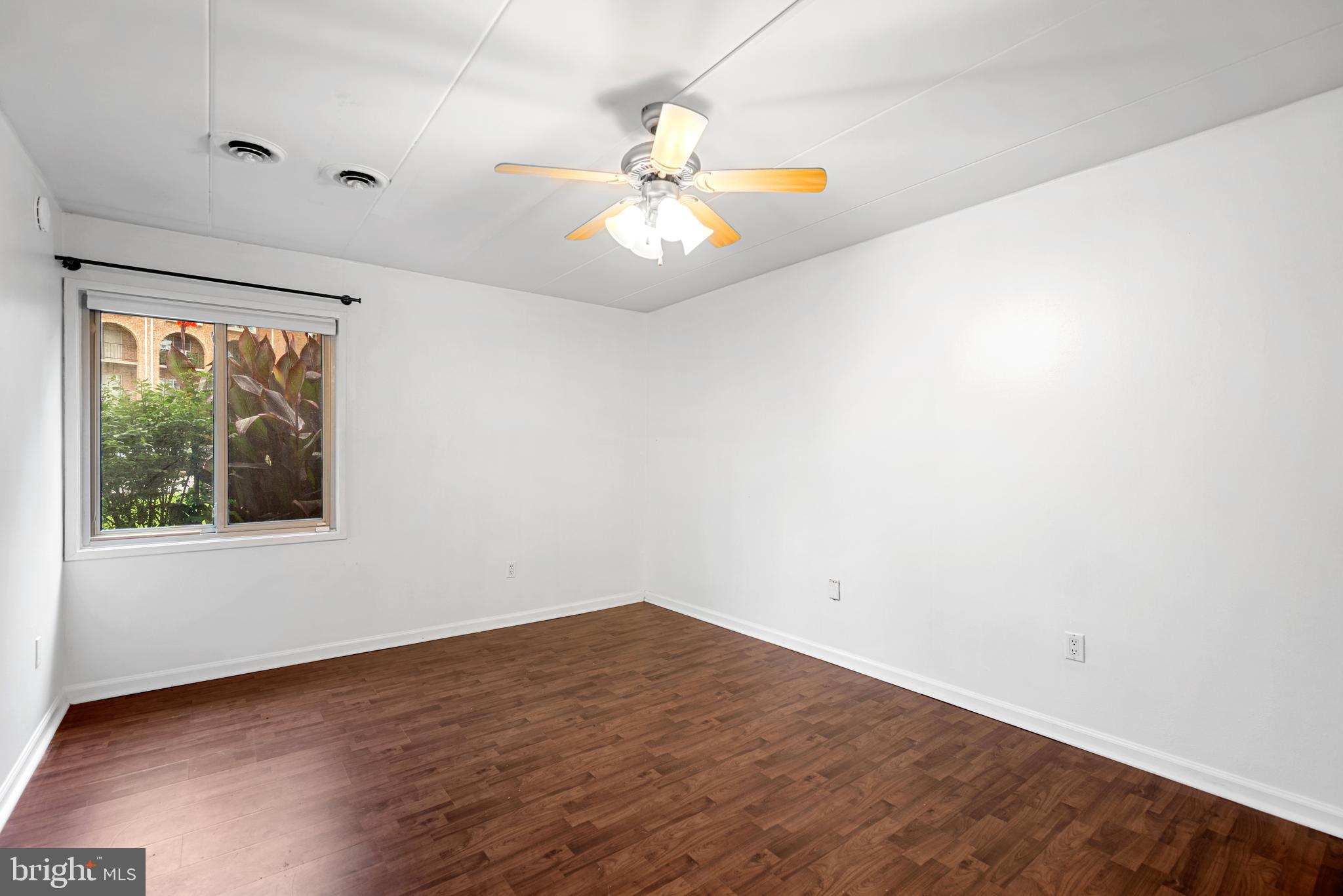 HUNTINGTON CLUB - Residential Lease