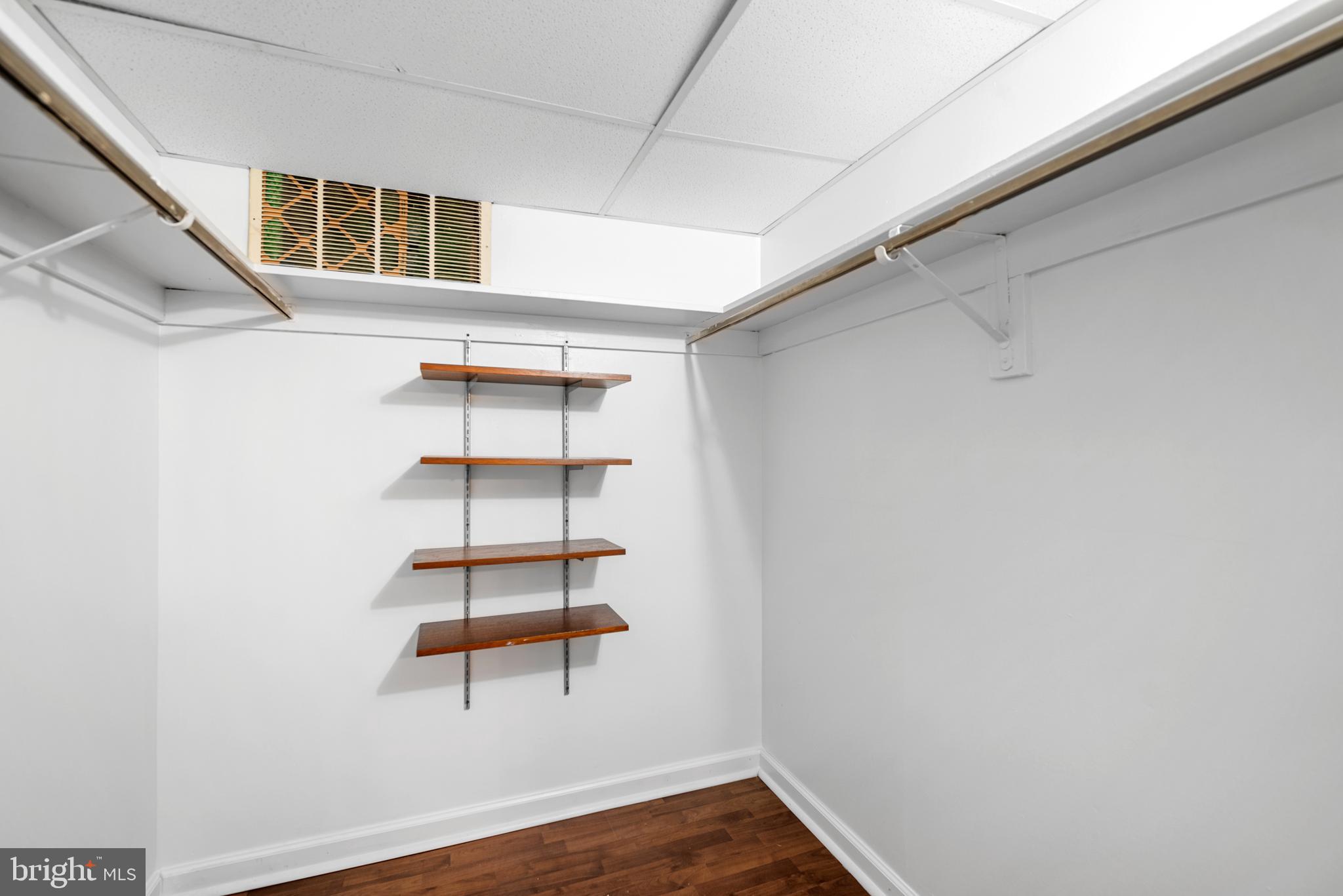 HUNTINGTON CLUB - Residential Lease