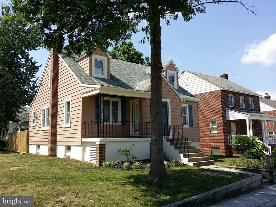 If your looking for a roomy Home with lots of space but a yard that is manageable in size, then you have found the right Home... Come check out what this home has to offer in a quiet established location. Updated Kitchen, Bathrooms new laminate floors throughout, fresh paint, ceramic tile flooring entire finished lower level, fenced in back yard, corner lot, stainless steel appliances & much more.