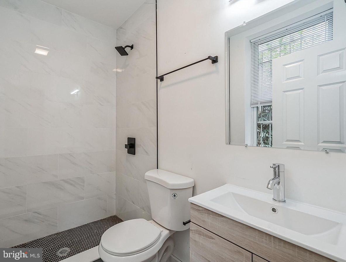 UNIVERSITY CITY - Commercial Sale