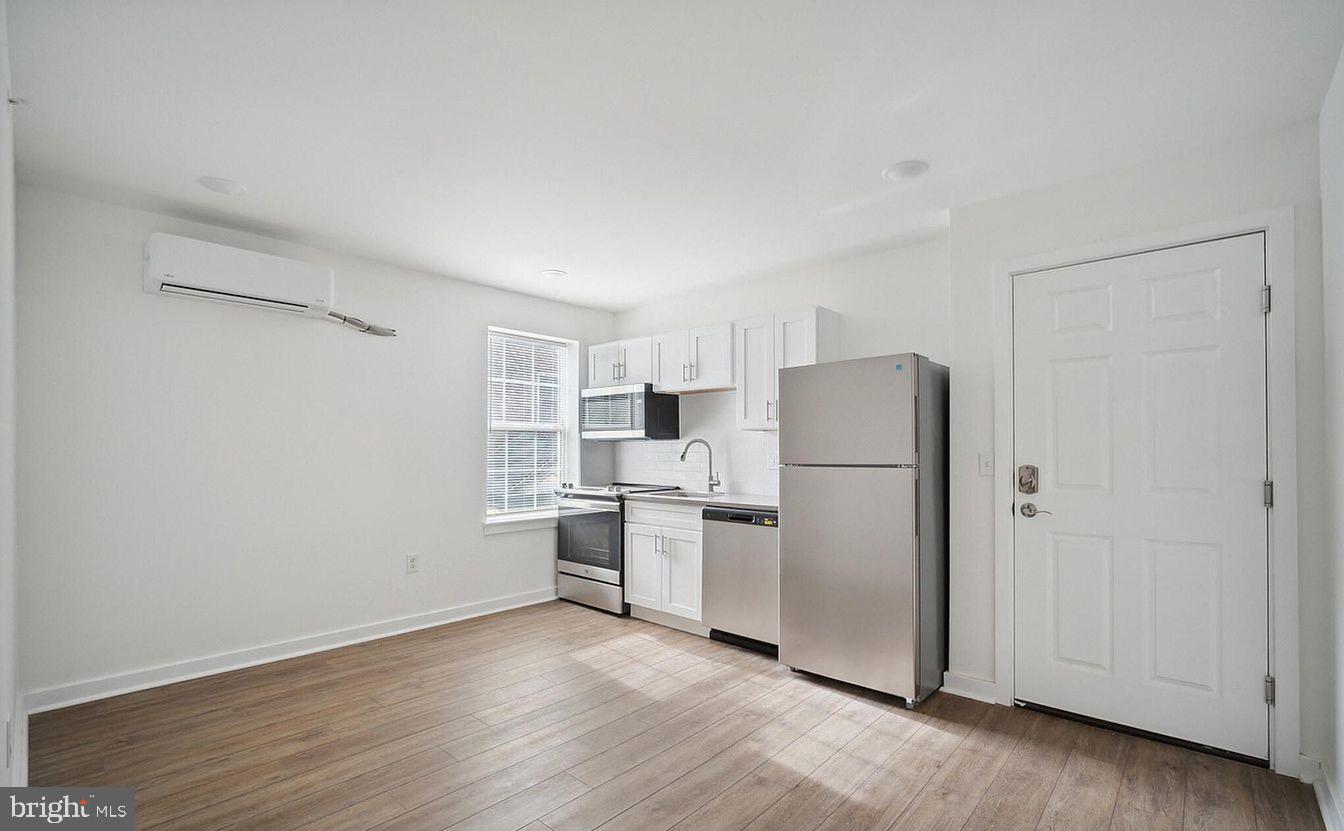 UNIVERSITY CITY - Commercial Sale