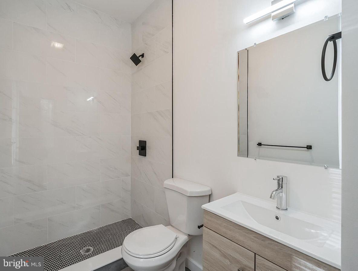 UNIVERSITY CITY - Commercial Sale