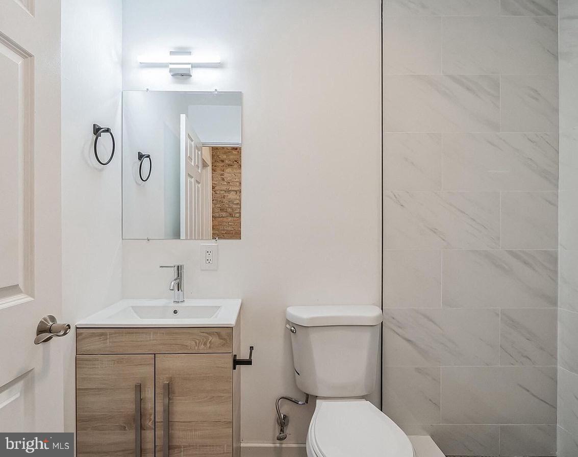 UNIVERSITY CITY - Commercial Sale