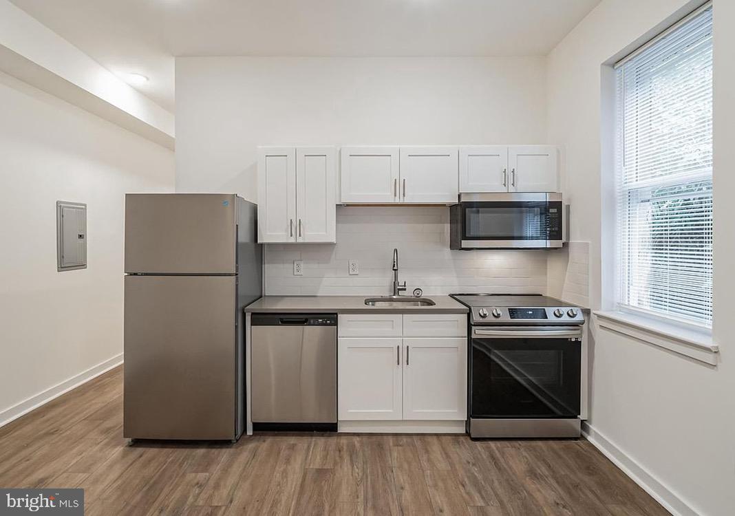 UNIVERSITY CITY - Commercial Sale