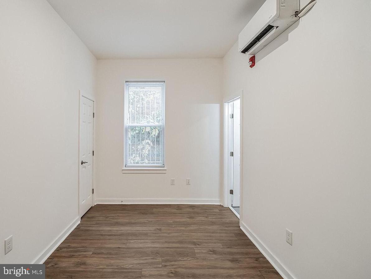 UNIVERSITY CITY - Commercial Sale