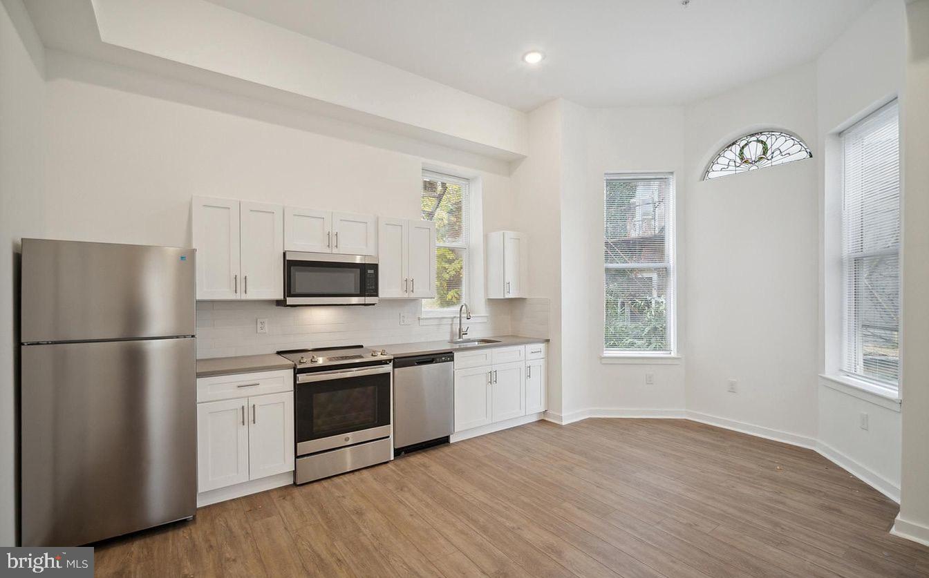 UNIVERSITY CITY - Commercial Sale