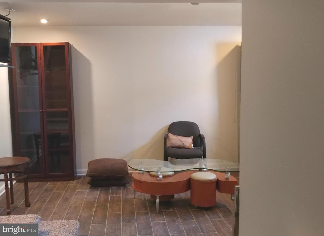 LAKE RIDGE - Residential Lease