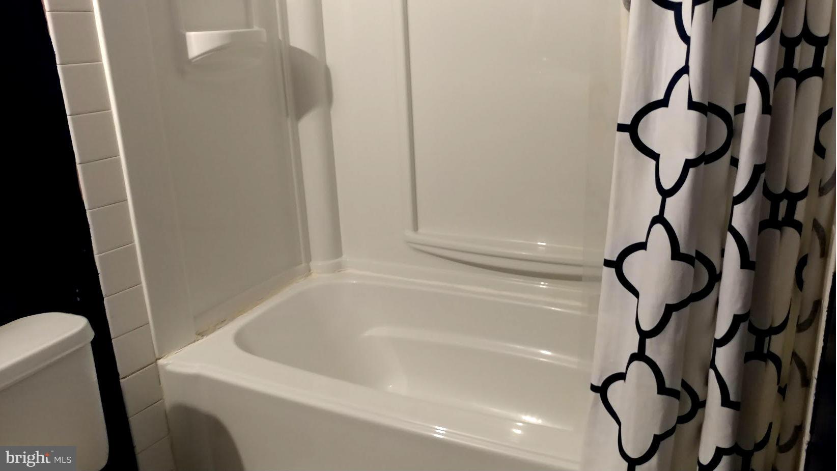 LAKE RIDGE - Residential Lease