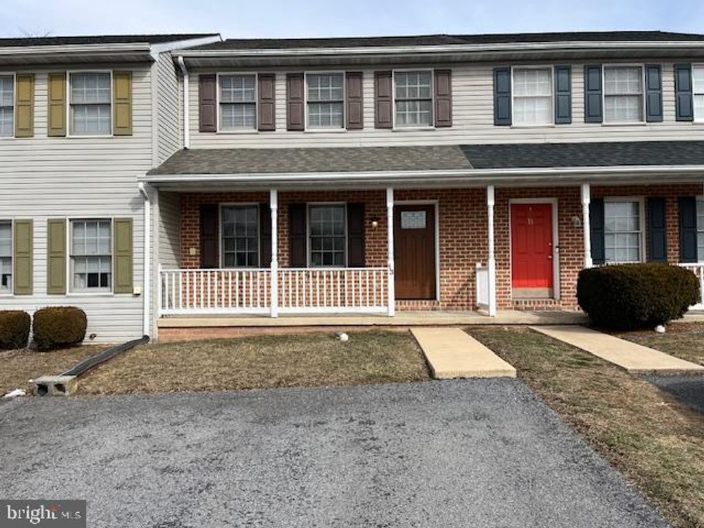 Photo of 13 Foxfield Lane, ELIZABETHTOWN, PA 17022 (MLS # PALA2064512)