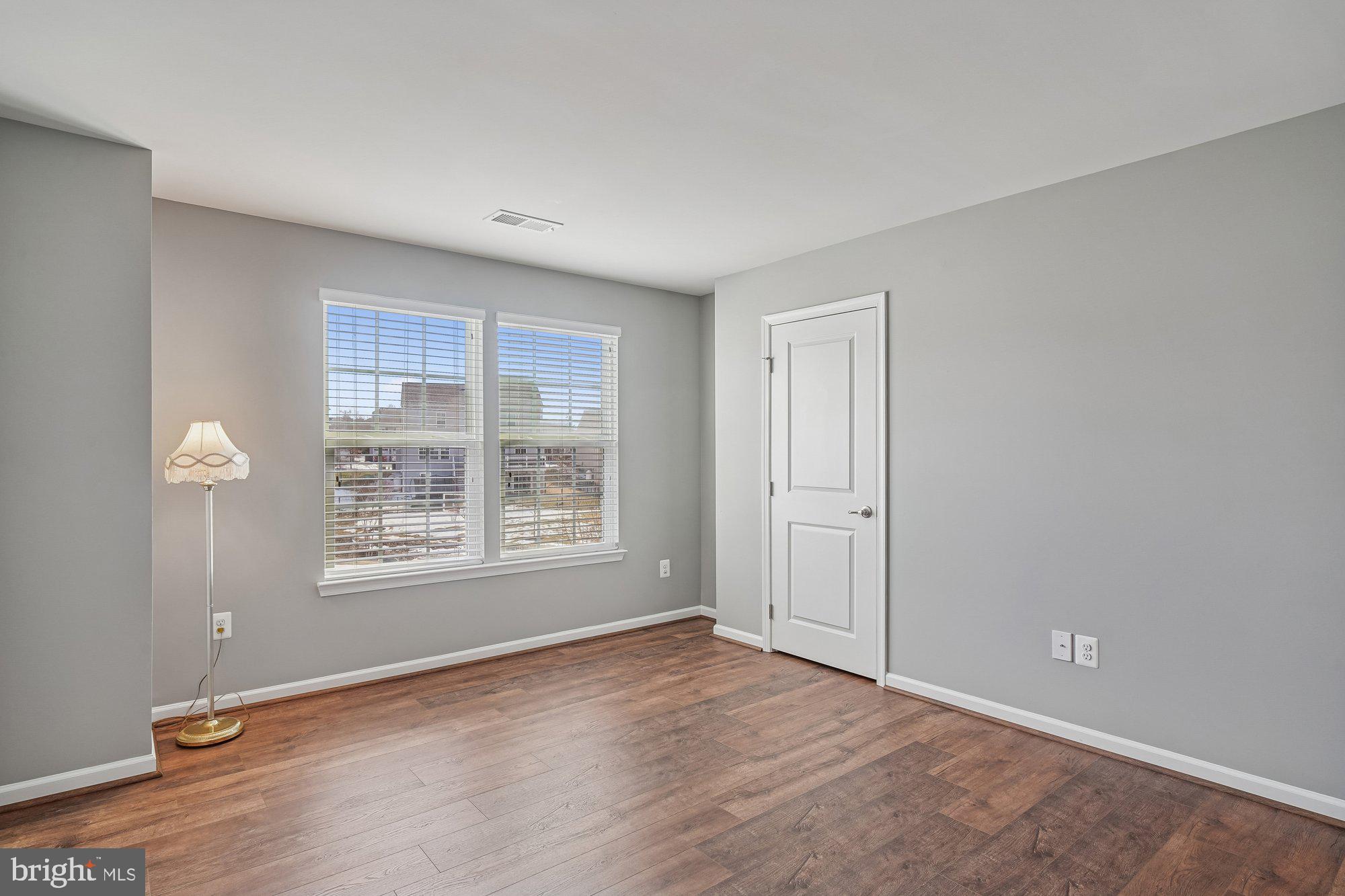 LOVETTSVILLE GLEN - Residential