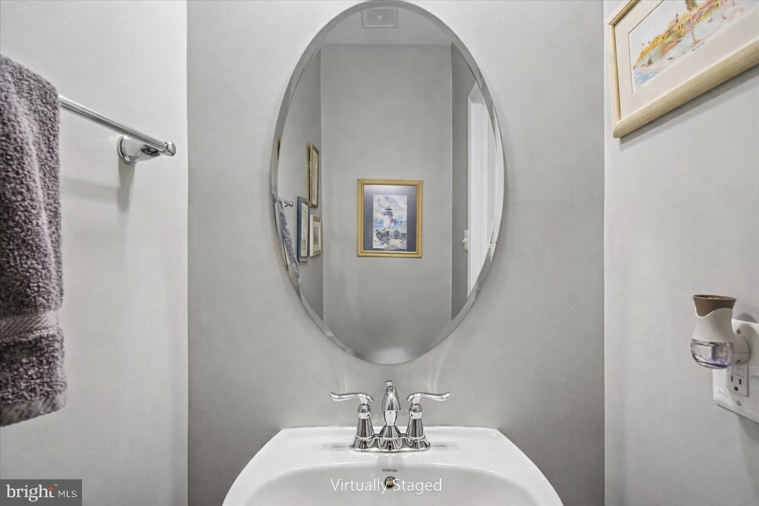 LOVETTSVILLE GLEN - Residential