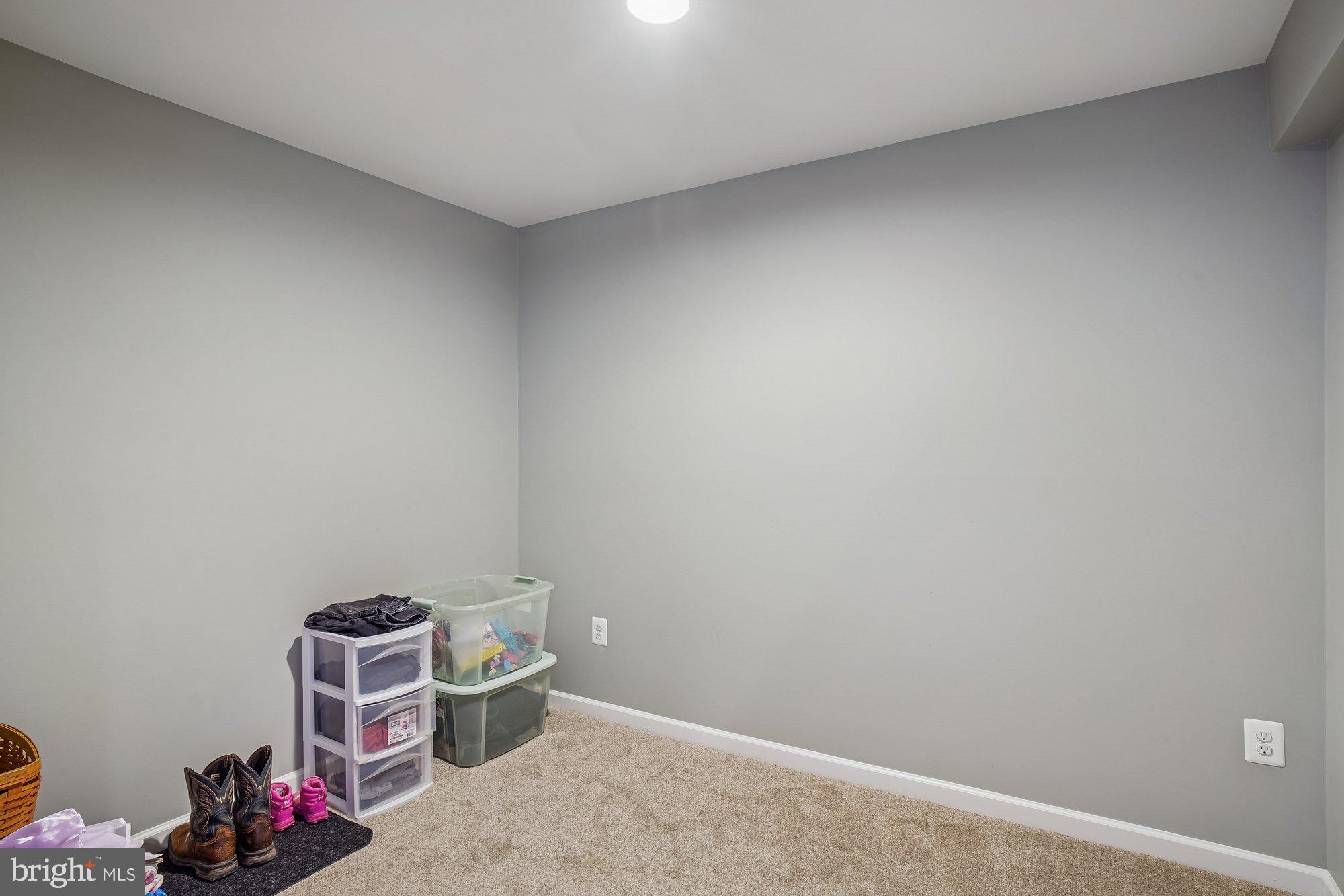 LOVETTSVILLE GLEN - Residential