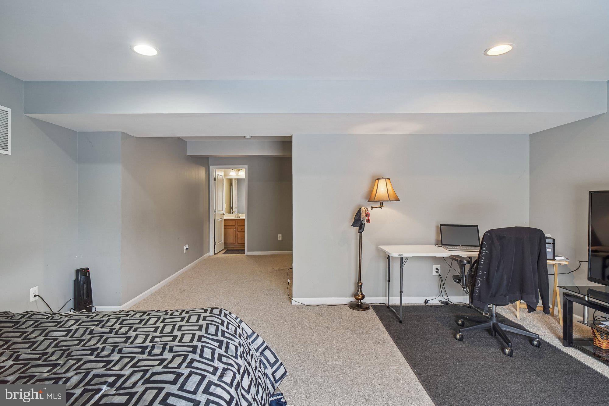 LOVETTSVILLE GLEN - Residential