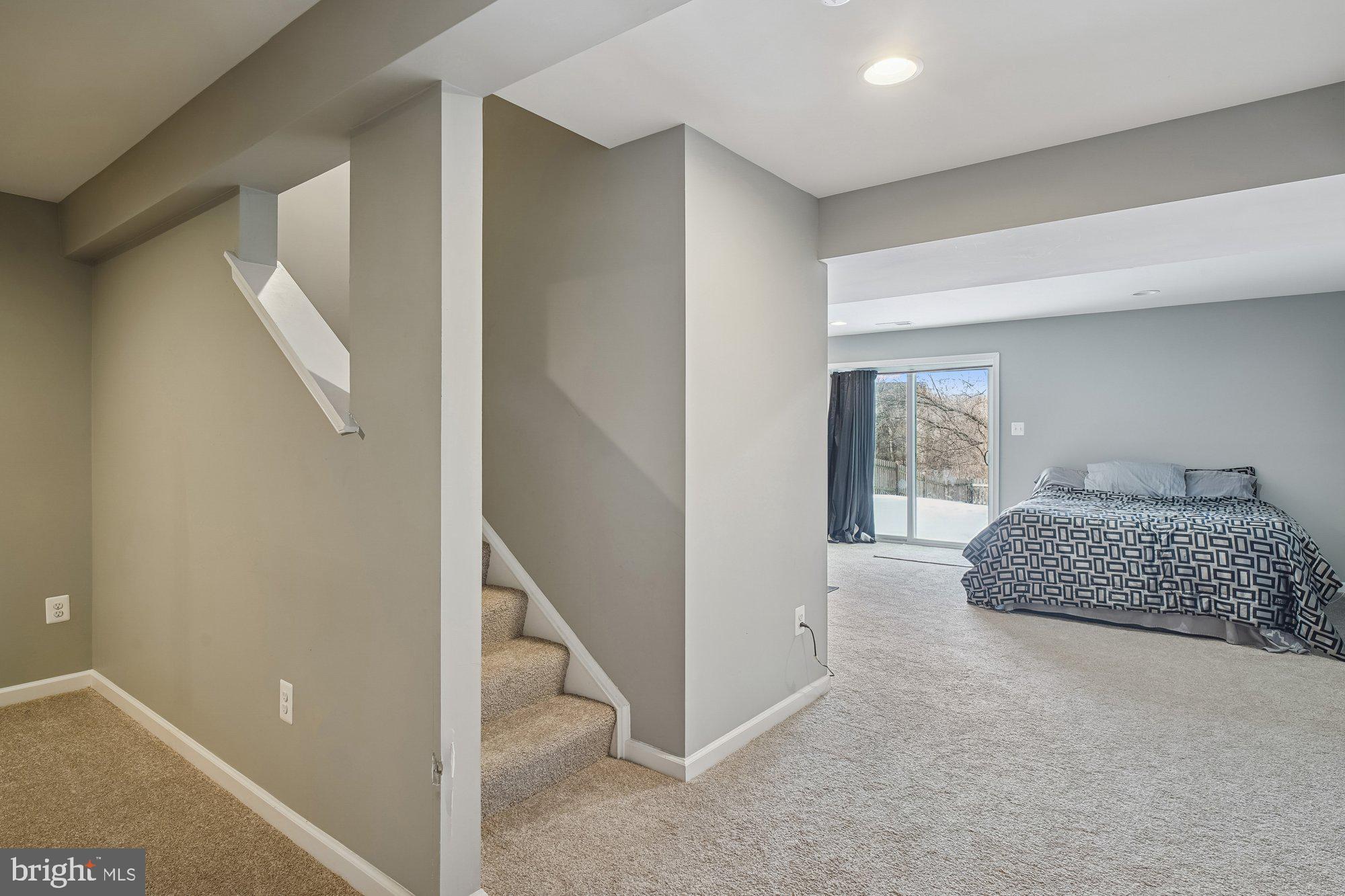 LOVETTSVILLE GLEN - Residential