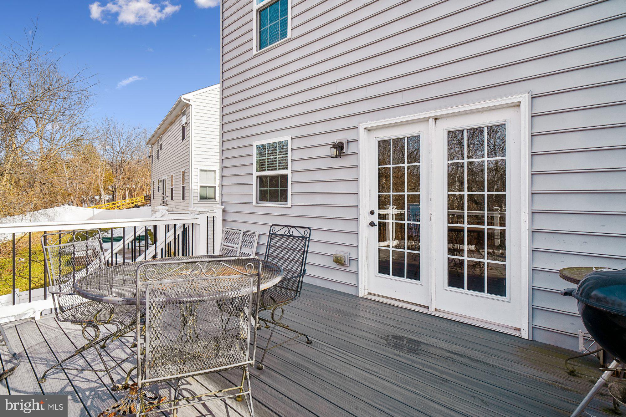 LOVETTSVILLE GLEN - Residential