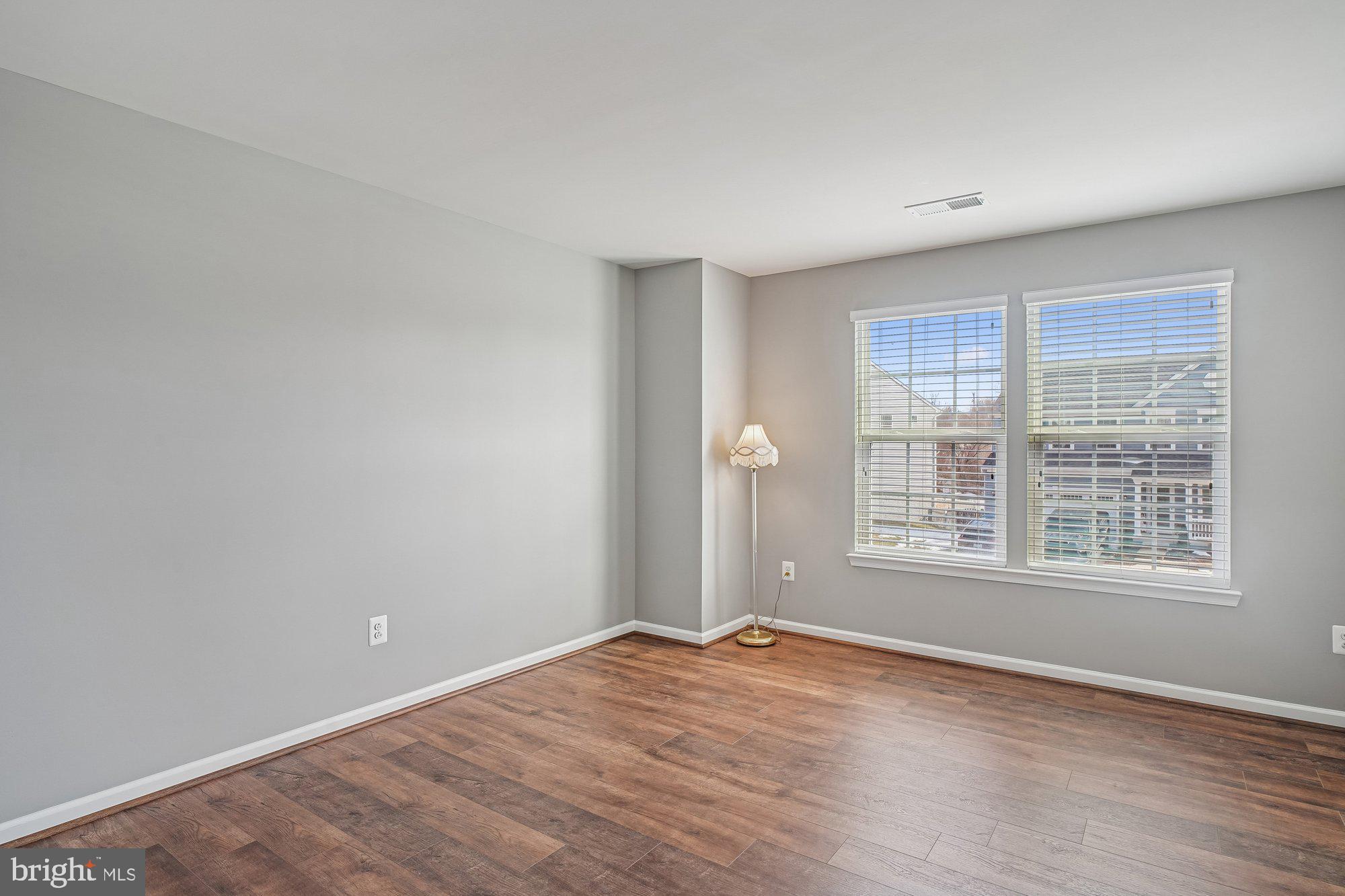 LOVETTSVILLE GLEN - Residential