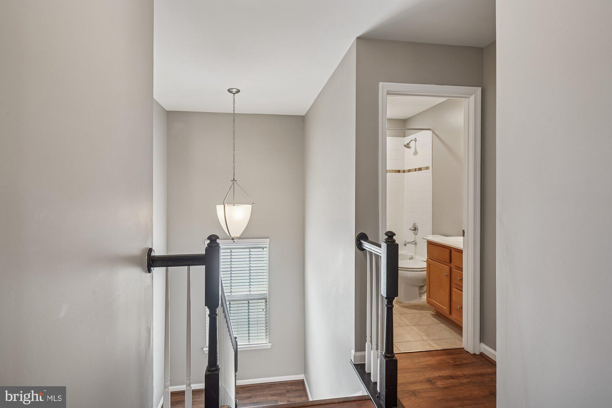 LOVETTSVILLE GLEN - Residential