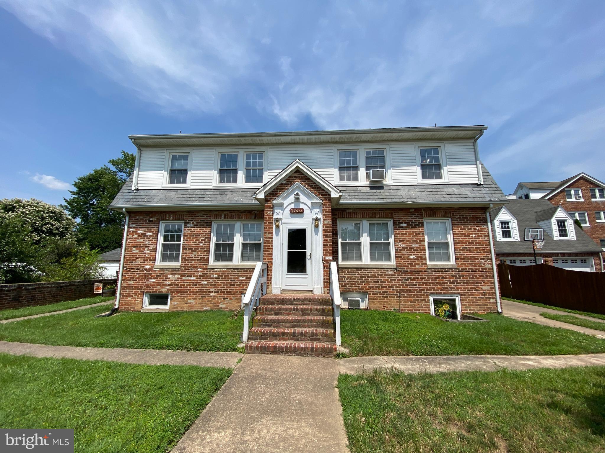 The location of this charming apartment is ideal! It is situated on Kenmore Ave, just below UMW, and across the street from Freddy Donuts. Living in the heart of Downtown Fredericksburg, residents can enjoy all the area has to offer. The UMW campus, the Farmers Market, the shopping district on Caroline St., restaurants, bars, parks, and walking/bike paths are all within walking distance.
*Community Laundry
*Driveway and Garage not for tenant use
CREDIT: Good Credit Required
PETS: Yes, case-by-case
PET FEE: $450/pet non-refundable fee
VOUCHERS: Housing Choice Vouchers accepted
UTILITIES: Tenant Pays All - Water/Sewer/Trash $80/month. Gas services $85/month
APPLICATION FEE: $65 per applicant
SECURITY DEPOSIT: Minimum One month's rent (Please note that in certain cases, a double deposit may be required)
RESIDENT BENEFIT PACKAGE: $25/month
LEASING FEE: Waived