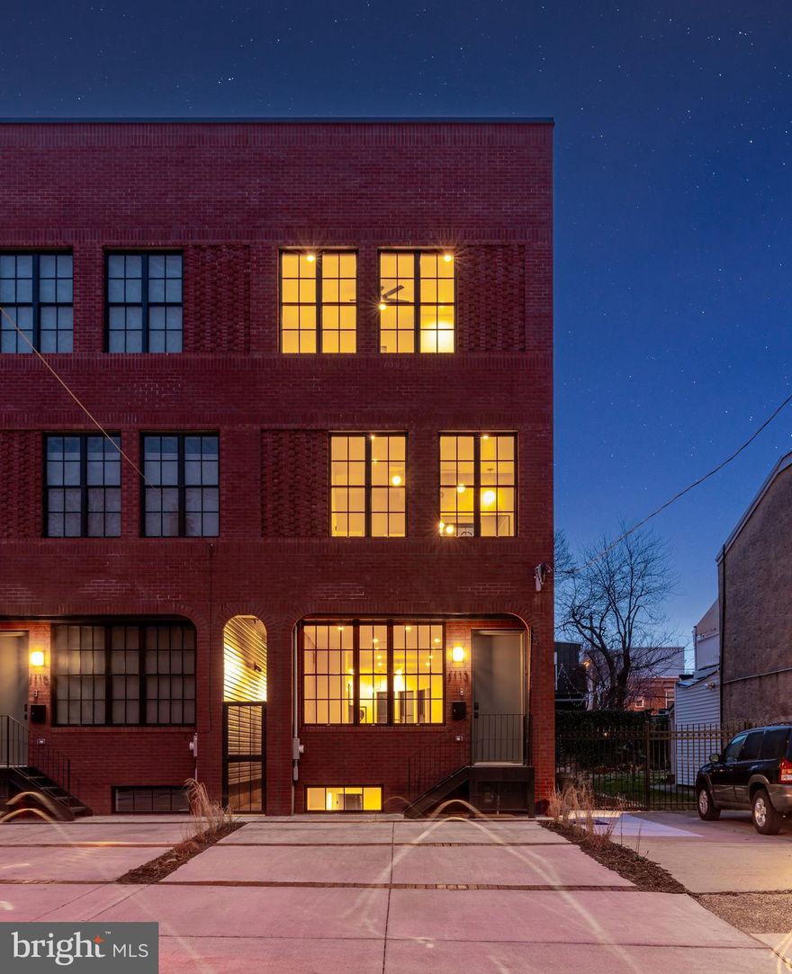 ***Open House on Sunday, June 2!!! ***

Welcome to the last remaining custom gem from "The Pair on Palmer", a brand new home on the riverside in booming Fishtown. Enjoy 2-car private parking, a thoughtfully engineered interior floorplan with over 3,500 square feet of living space and four oversized bedrooms. Take note of the custom crafted curvature design spanning the entire rear of the home - construction quality will speak for itself! With a remarkable second floor primary suite, three private outdoor spaces including an unobstructed city rooftop view, and every amenity at your fingertips, this is luxury city living at its finest. Schedule your showing today!