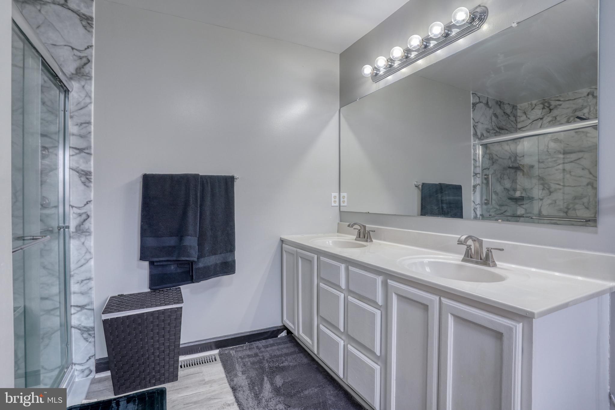 GARRISON LAKE GREE - Residential