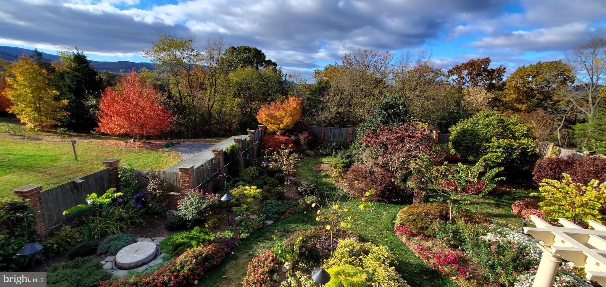 FOX HILL FARMS - Residential