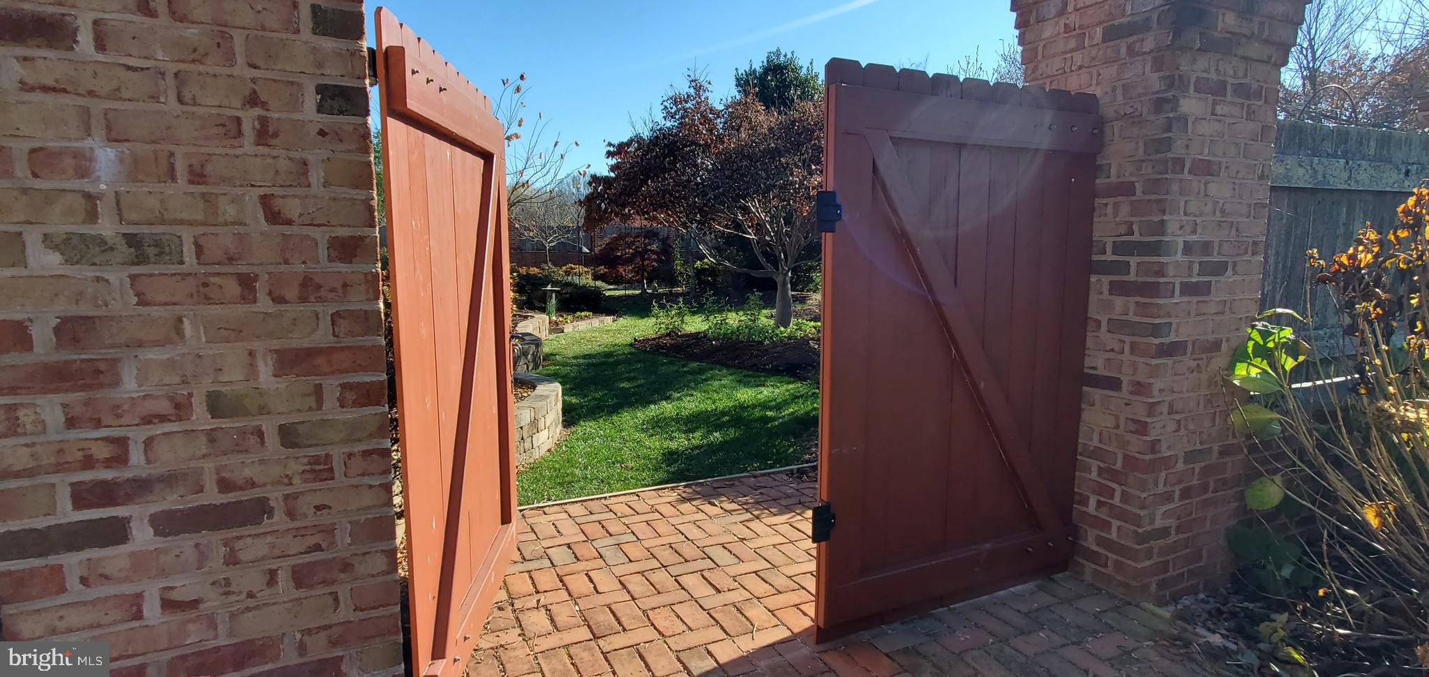 FOX HILL FARMS - Residential