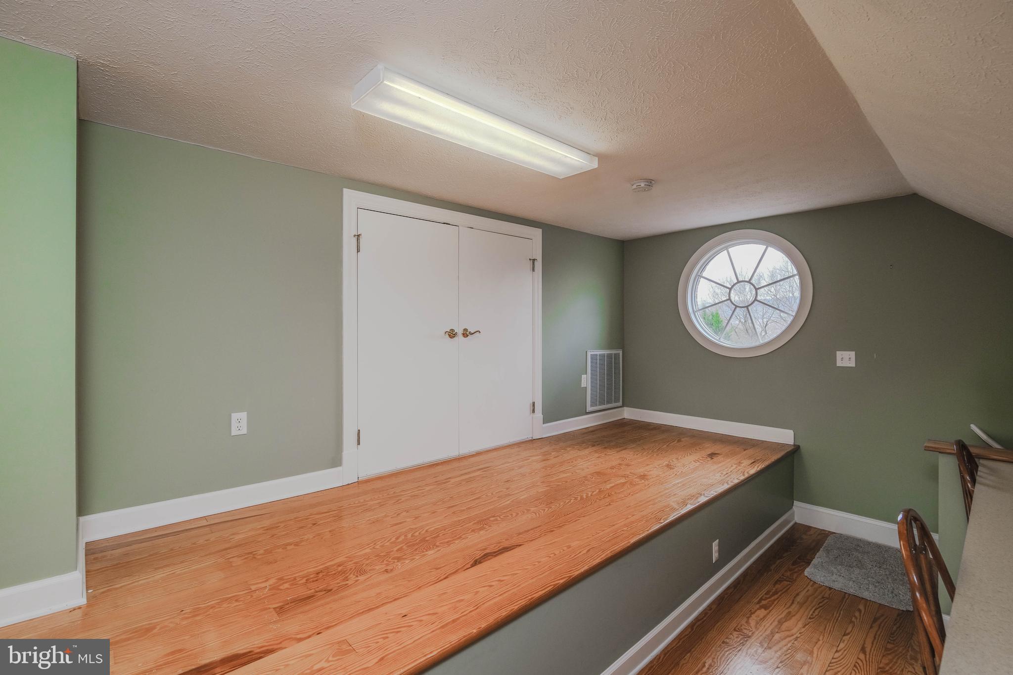 FOX HILL FARMS - Residential