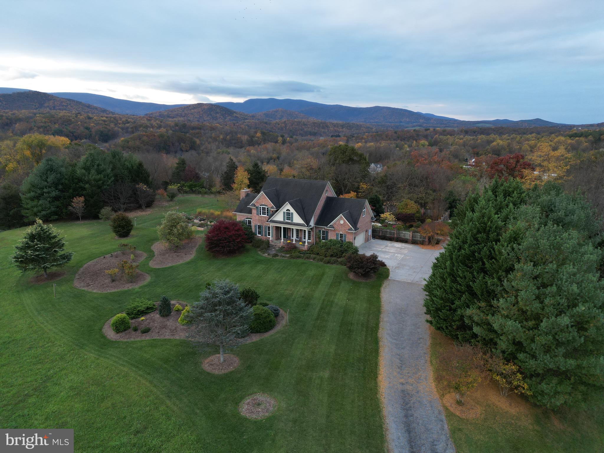 FOX HILL FARMS - Residential