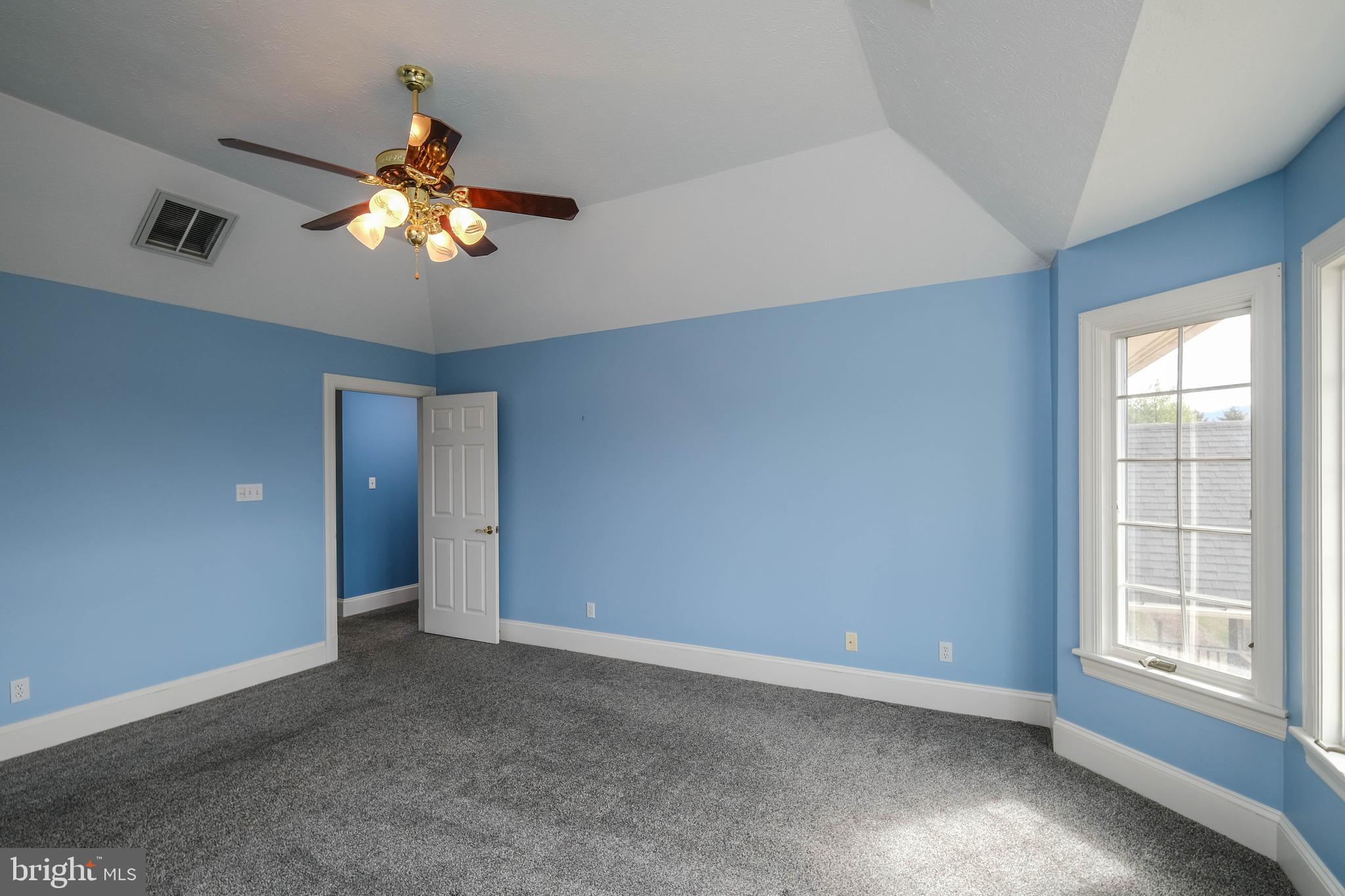 FOX HILL FARMS - Residential