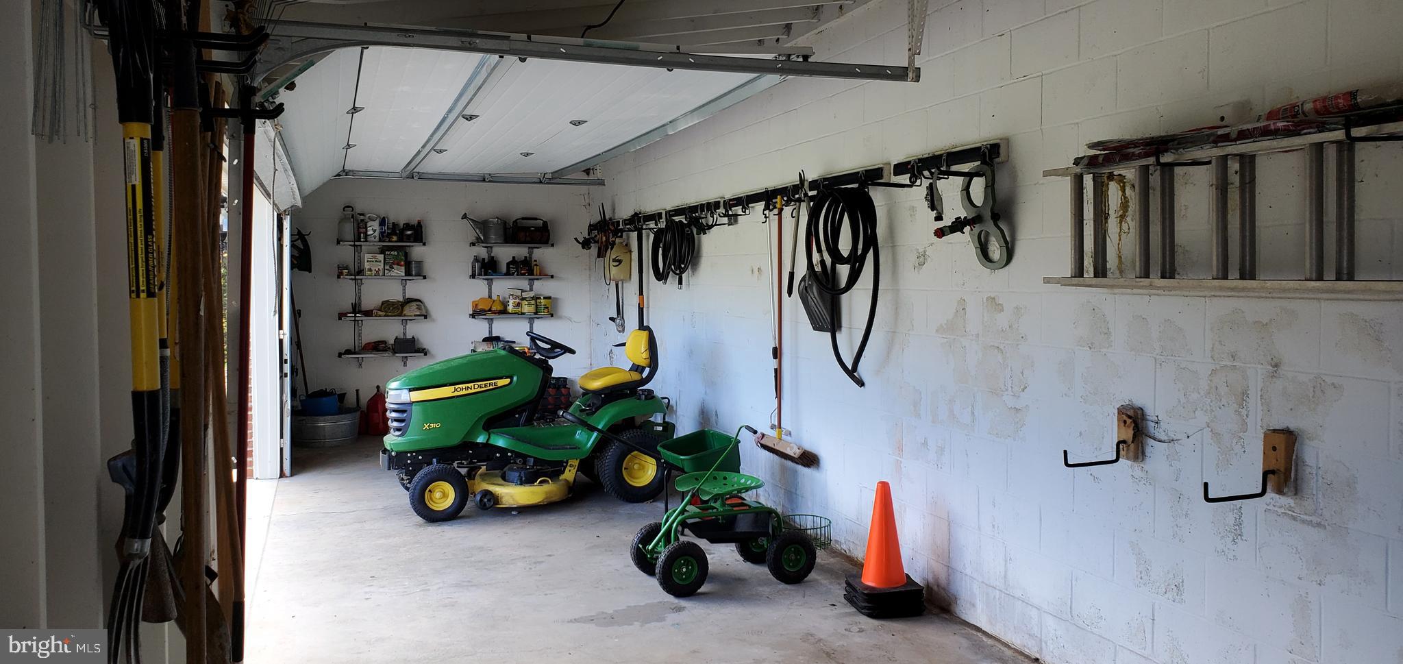 FOX HILL FARMS - Residential