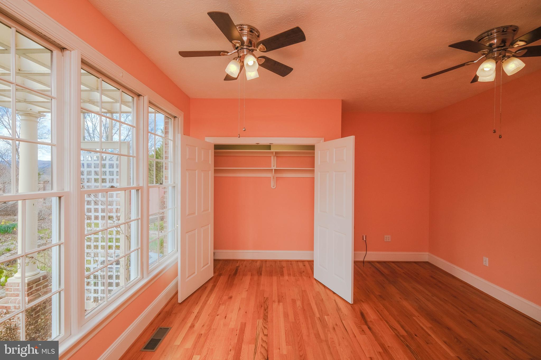 FOX HILL FARMS - Residential