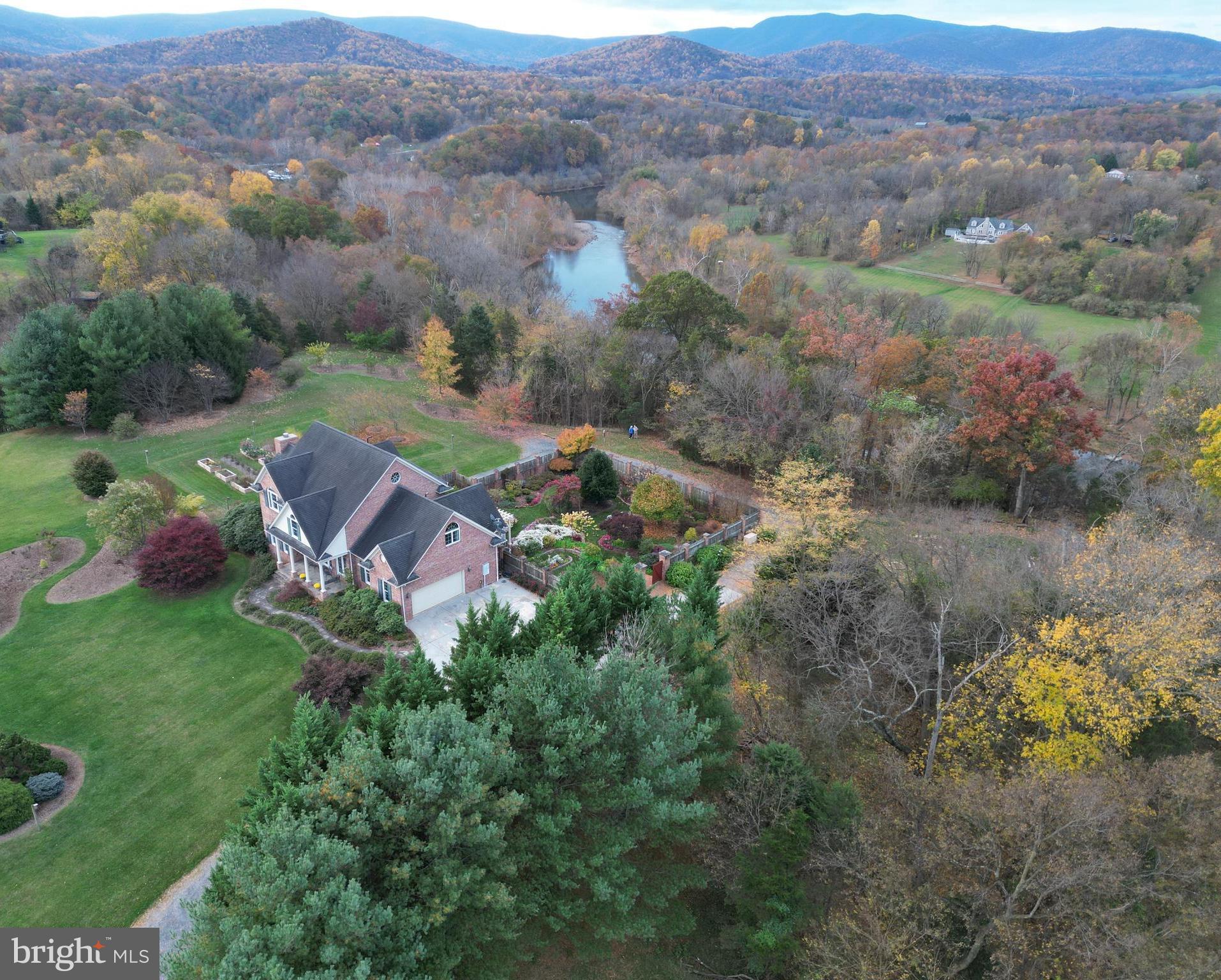 FOX HILL FARMS - Residential