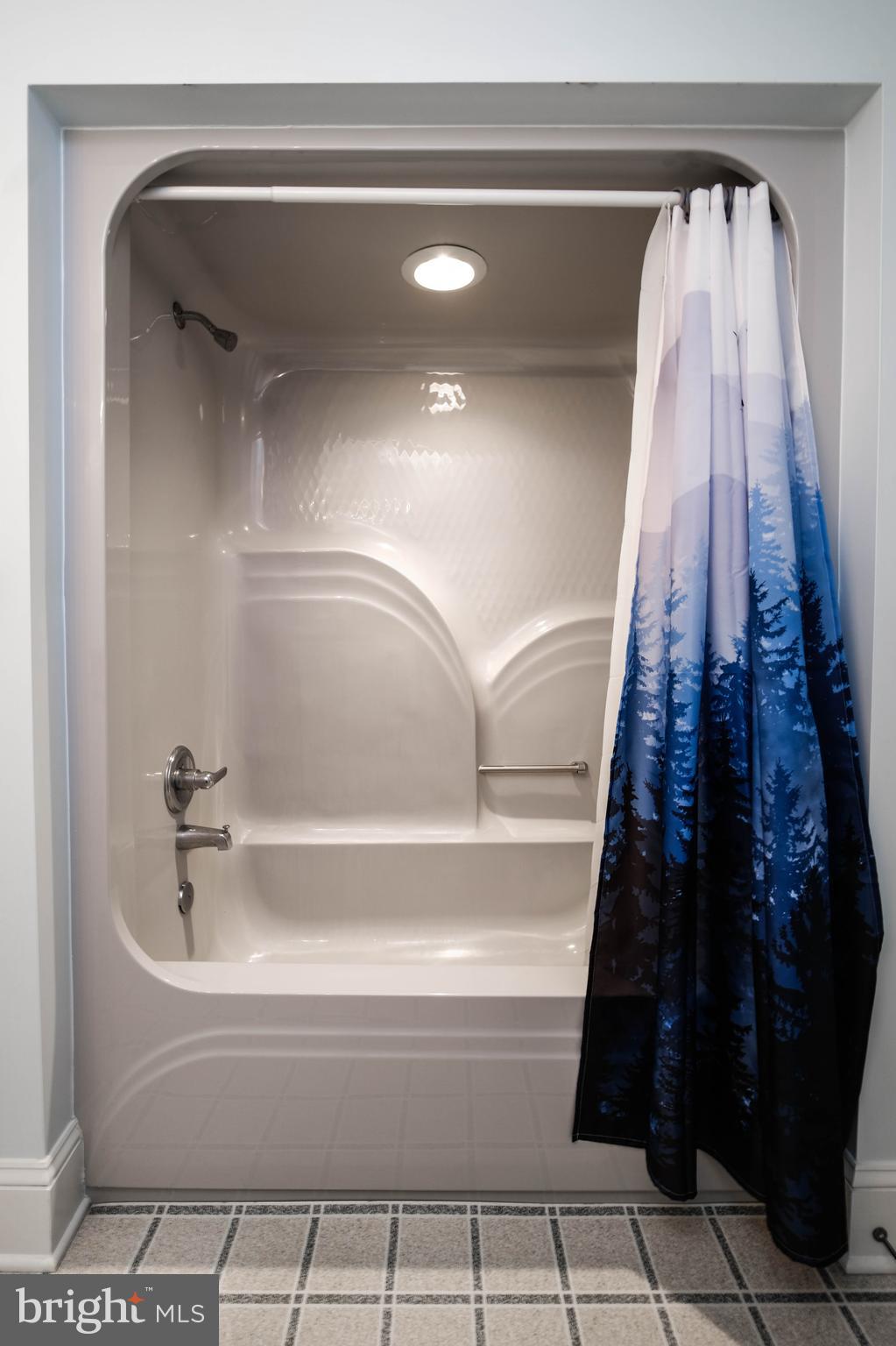 FOX HILL FARMS - Residential