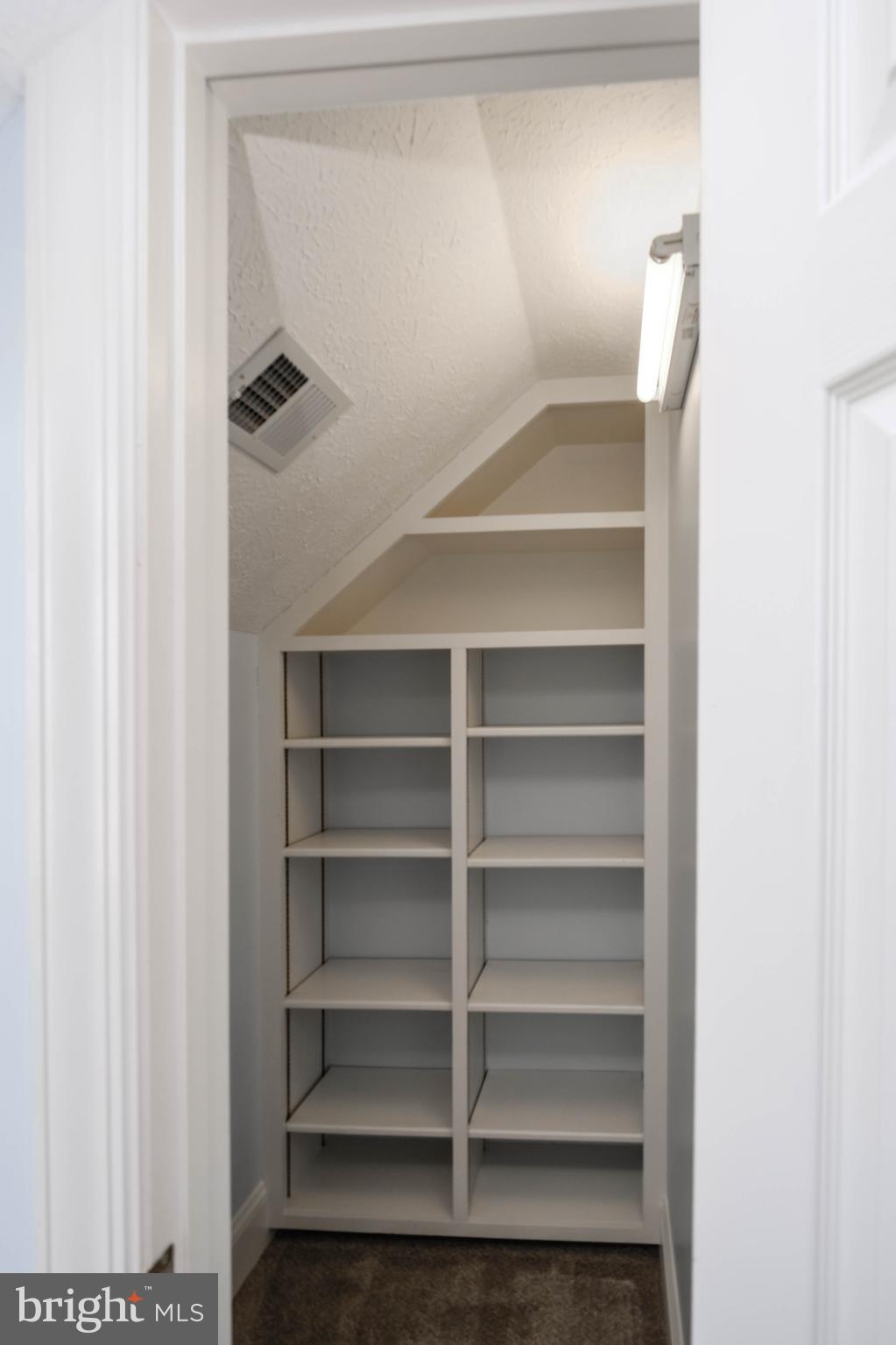 FOX HILL FARMS - Residential