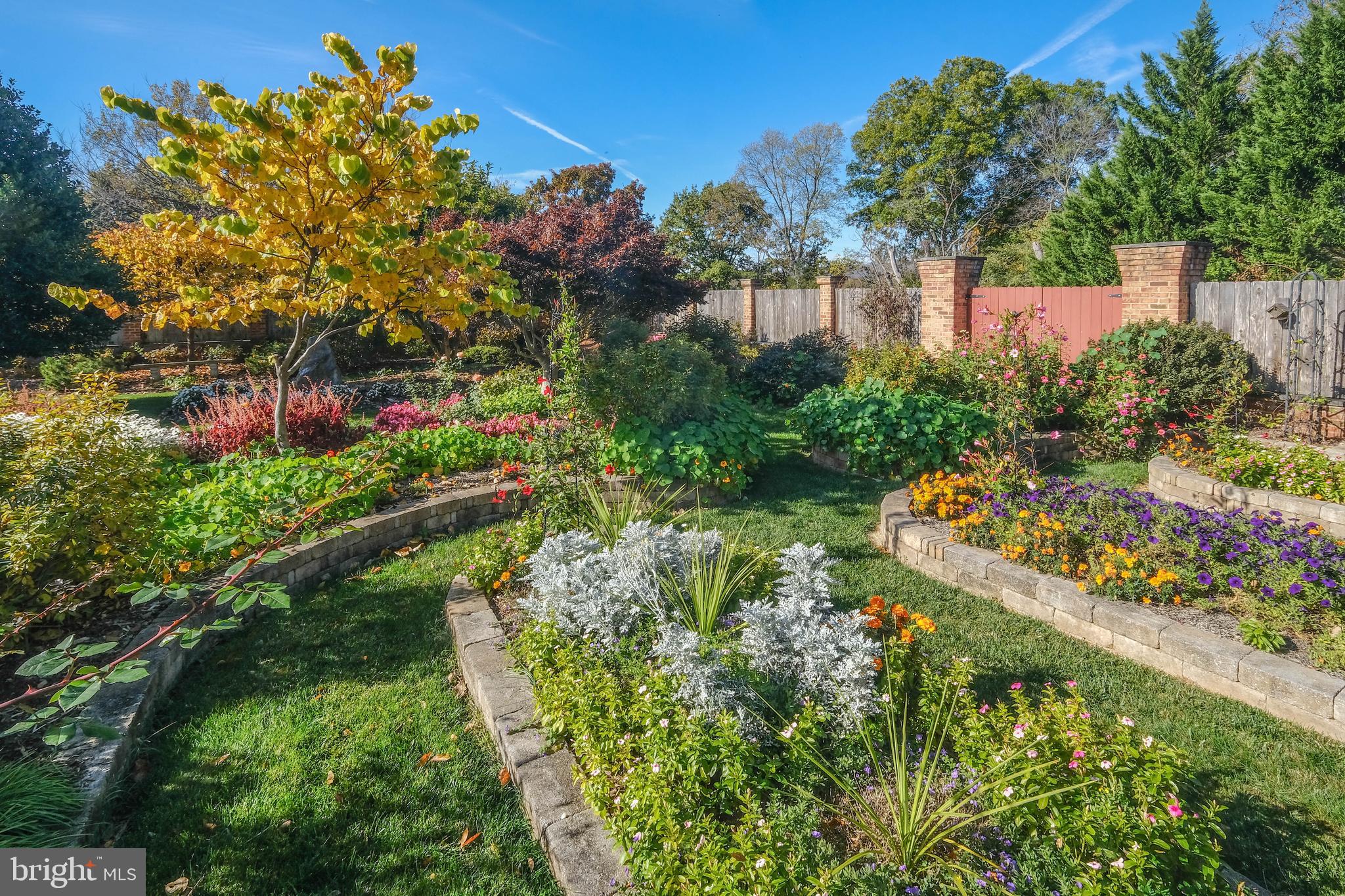 FOX HILL FARMS - Residential