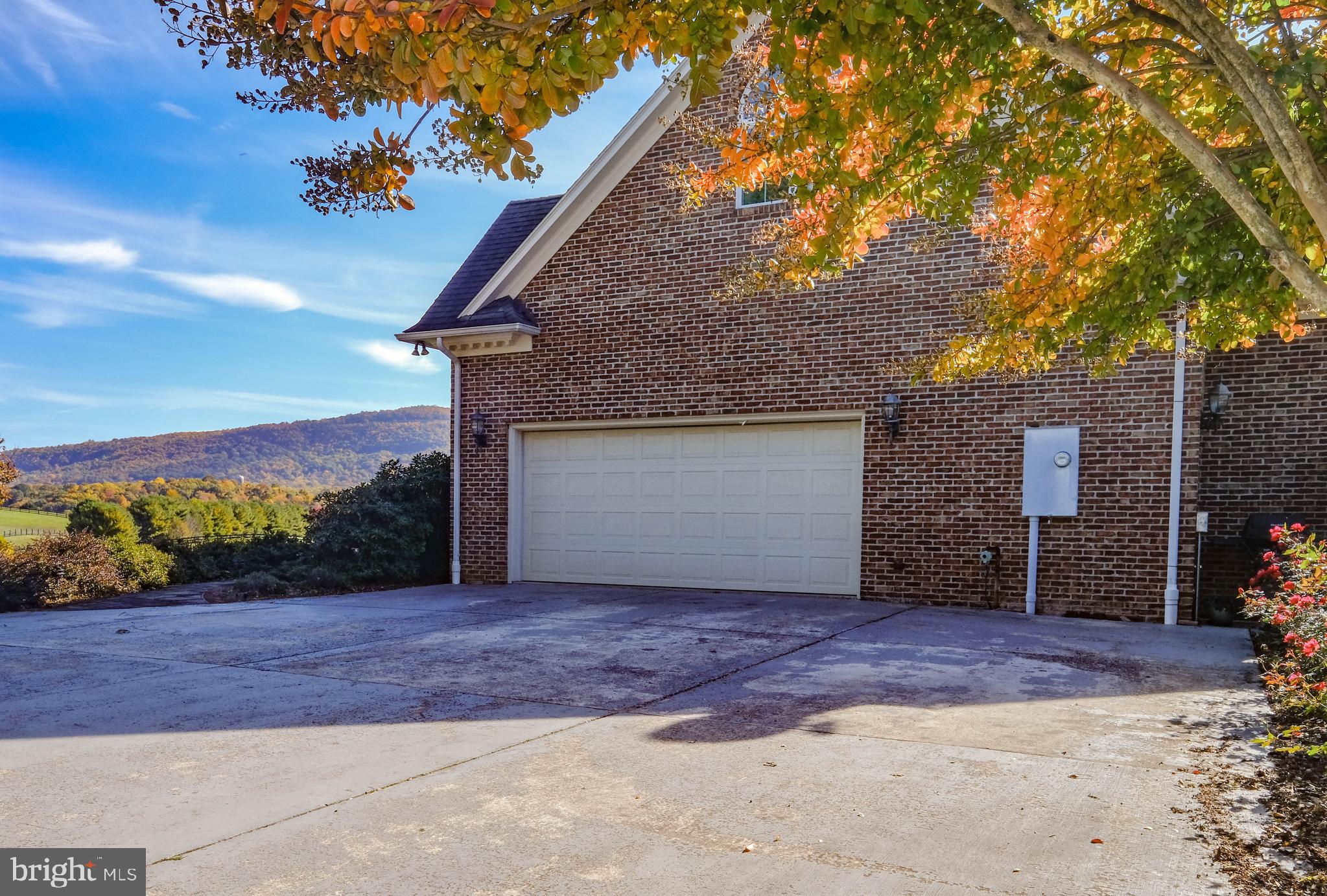 FOX HILL FARMS - Residential